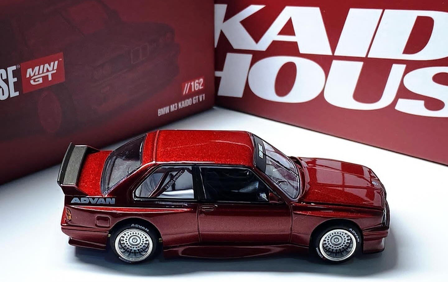 Kaido House x Mini GT 1:64 BMW M3 KAIDO GT V1 KHMG162