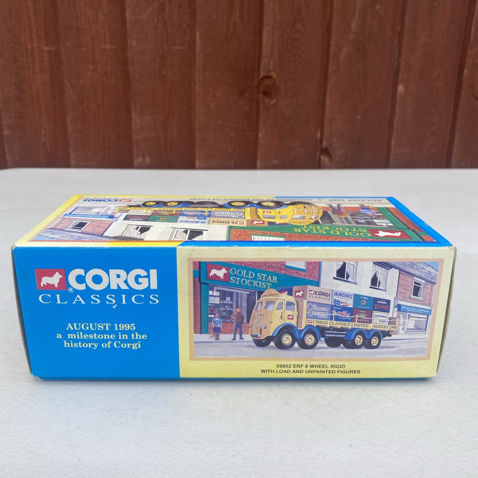 Corgi Classics August 1995 Milestone in the history CorgiERF 8 Wheel Rigid 09802