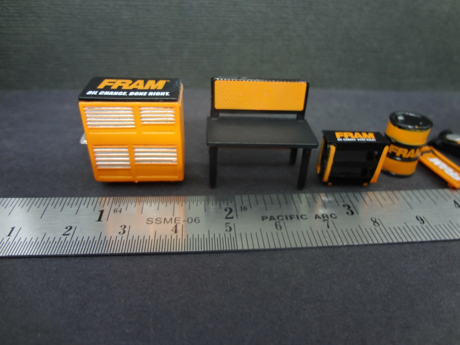 1:64 Scale FRAM Oil Shop Tools – Garage equipment – Diorama Accessories 6 pcs
