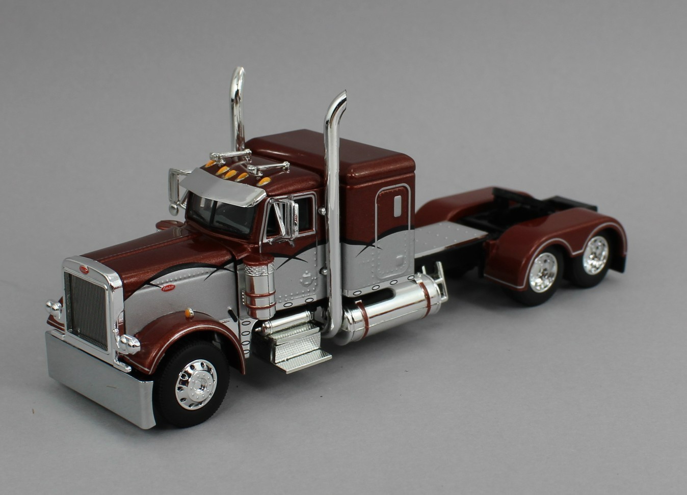 1:64 DCP *BRONZE & SILVER* Peterbilt 379 48″ Flattop & Wilson Grain Trailer NIB