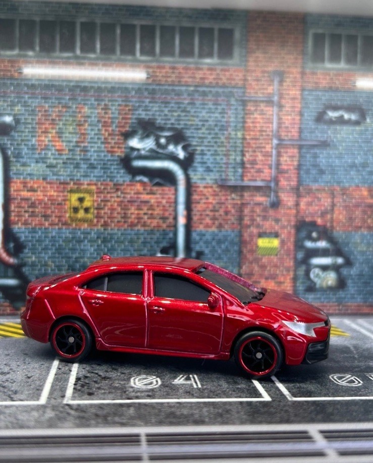 2021 Toyota Corolla Red Metallic Maisto Collection 12419 1/64 Wheels Swap