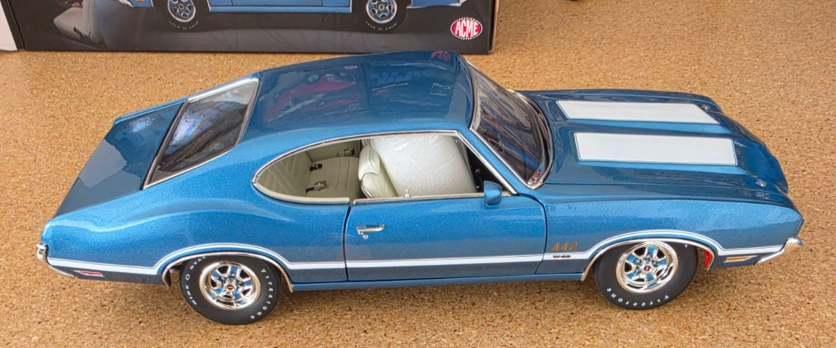 ACME 1/18 1971 OLDSMOBILE 442 W-30 DR OLDS A1805632 1 OF 442 LIMITED