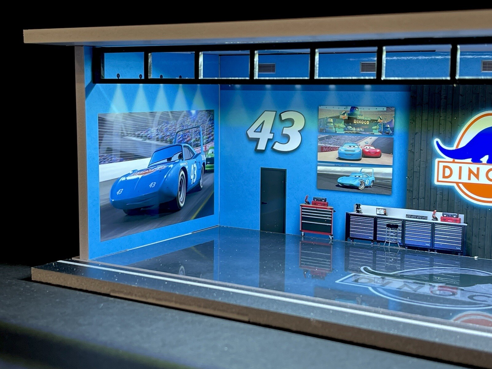 Dinoco Parking Model Diorama Garage LED Light FOR Hot Wheel 164