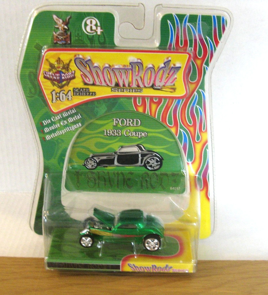 Road Signature 1:64 scale Show Rodz 1933 Ford Coupe Hot Rod with Opening Hood
