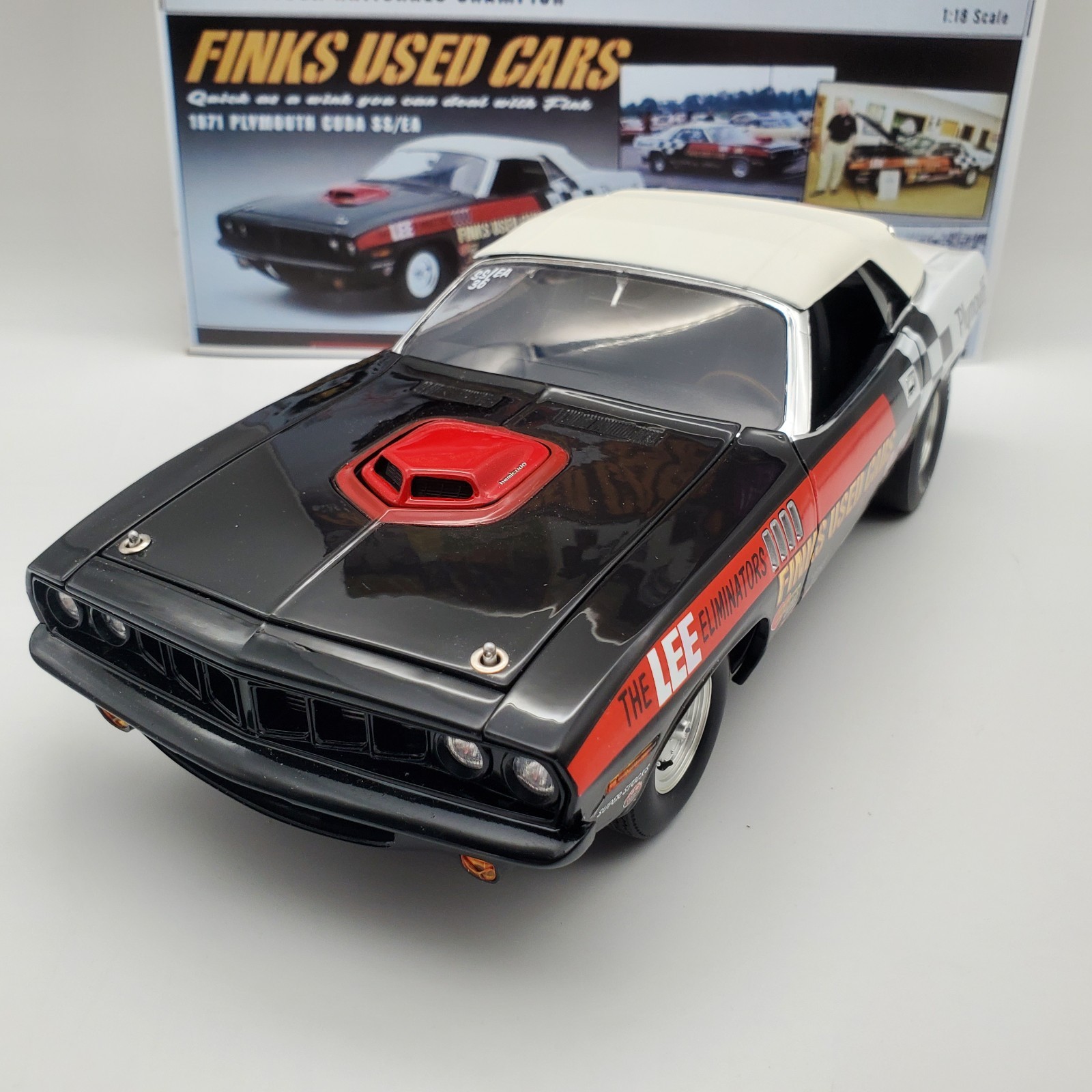 FINKS USED CARS SUPER STOCK 1:18 CUDA SS/EA 426 HEMI ATOMIC A1806130AA BRAND NEW