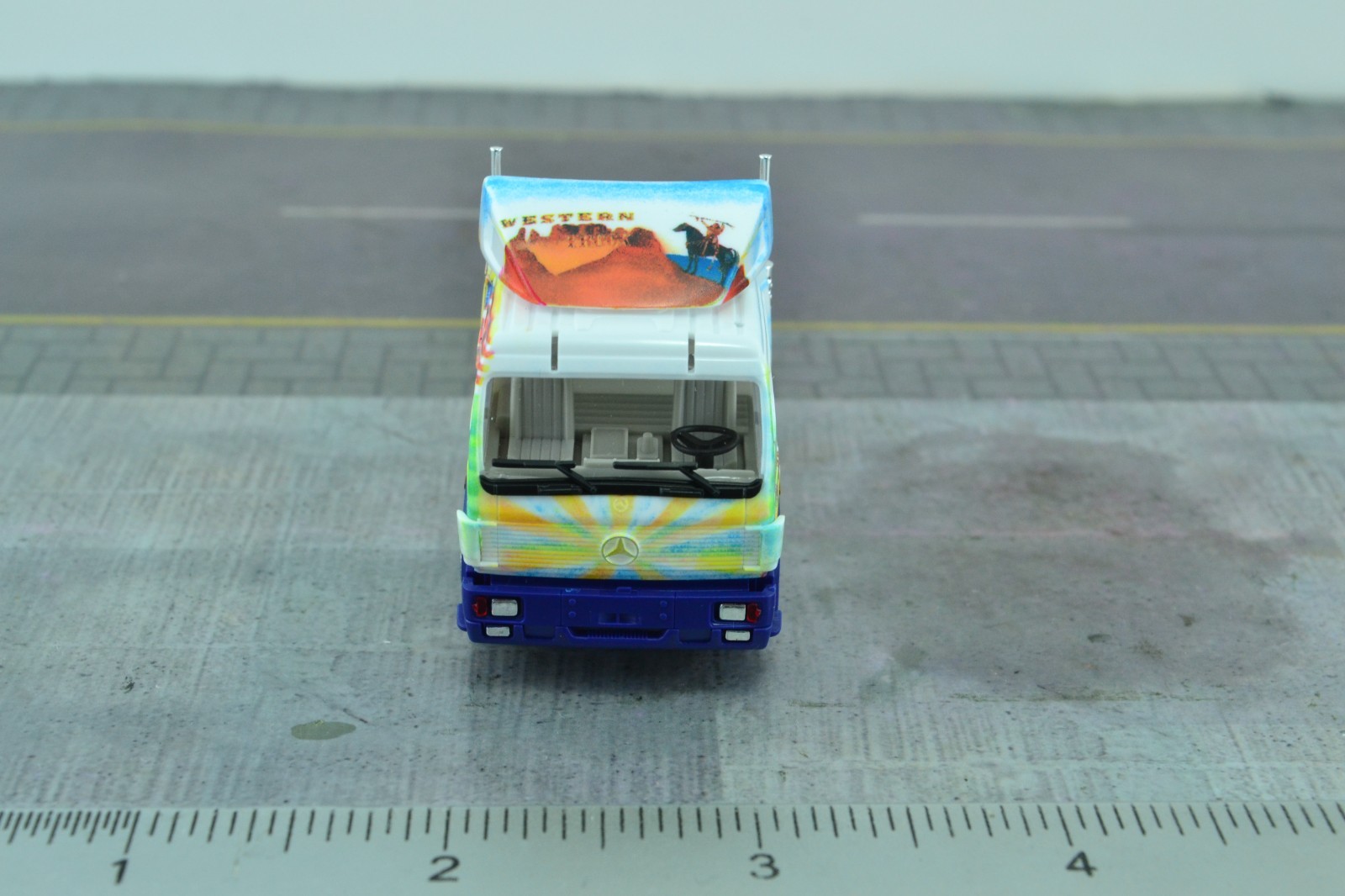 Herpa Mercedes Tractor Unit Truck America Theme Flag 1:87 HO Scale (HO5321)
