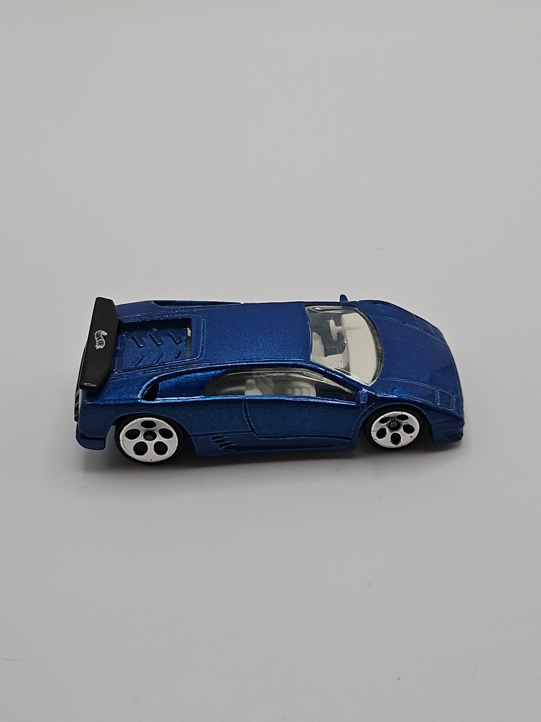 1990-2001 LAMBORGHINI DIABLO SUPER CAR 1/64 SCALE COLLECTIBLE DIECAST MODEL CAR