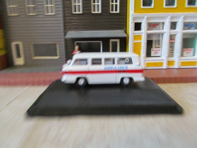 OXFORD DIECAST 1961 CHEVROLET Greenbrier Ambulance HO 87CG61002 NEW RELEASE