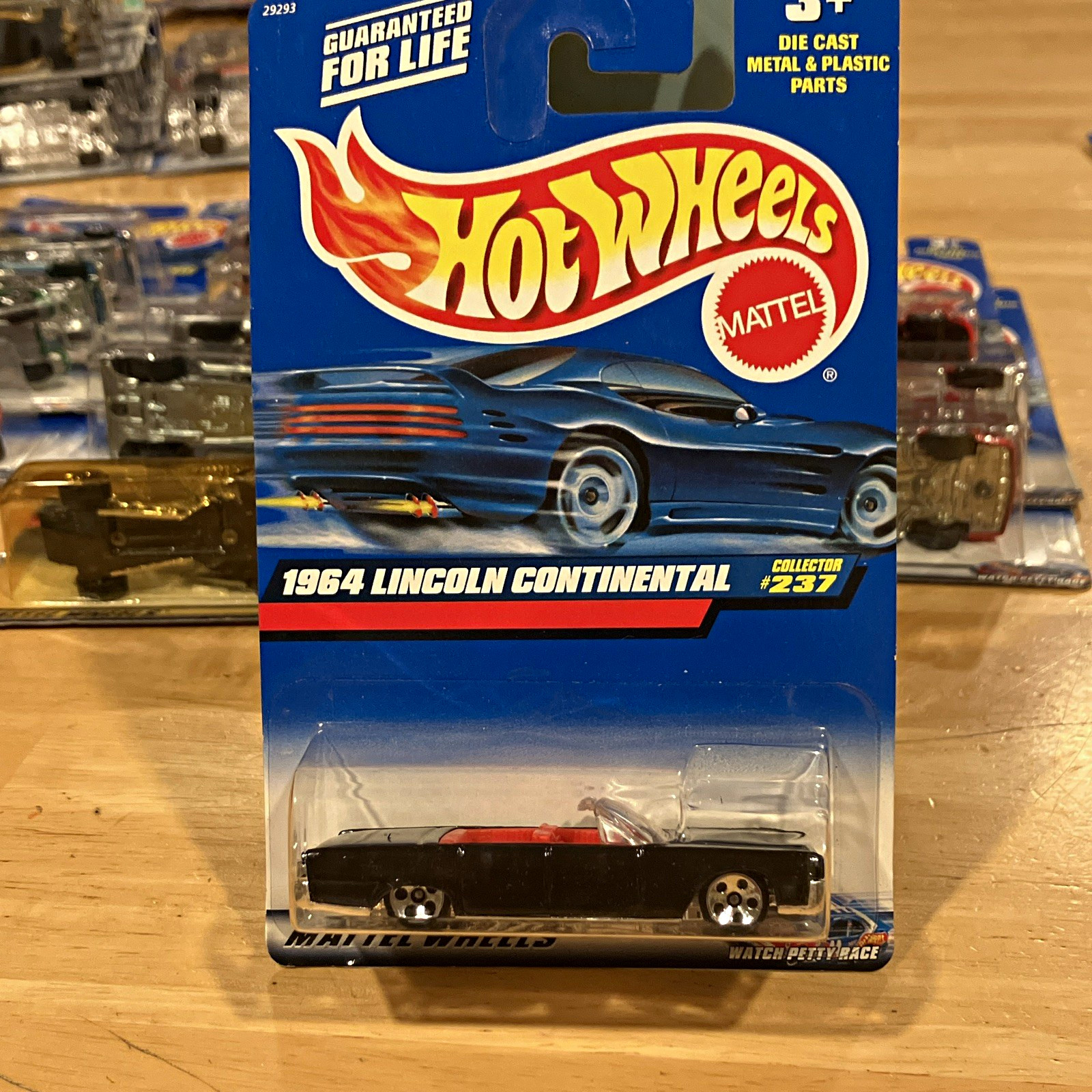 Hot Wheels 1964 Lincoln Continental 1:64 Black/Red Diecast Unopened Box 2000