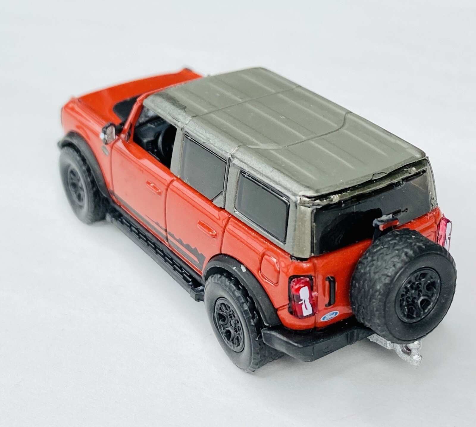 Red Orange 2021 Ford Bronco Wildtrack 4D 4×4 Truck SUV Greenlight 1/64 Off-road