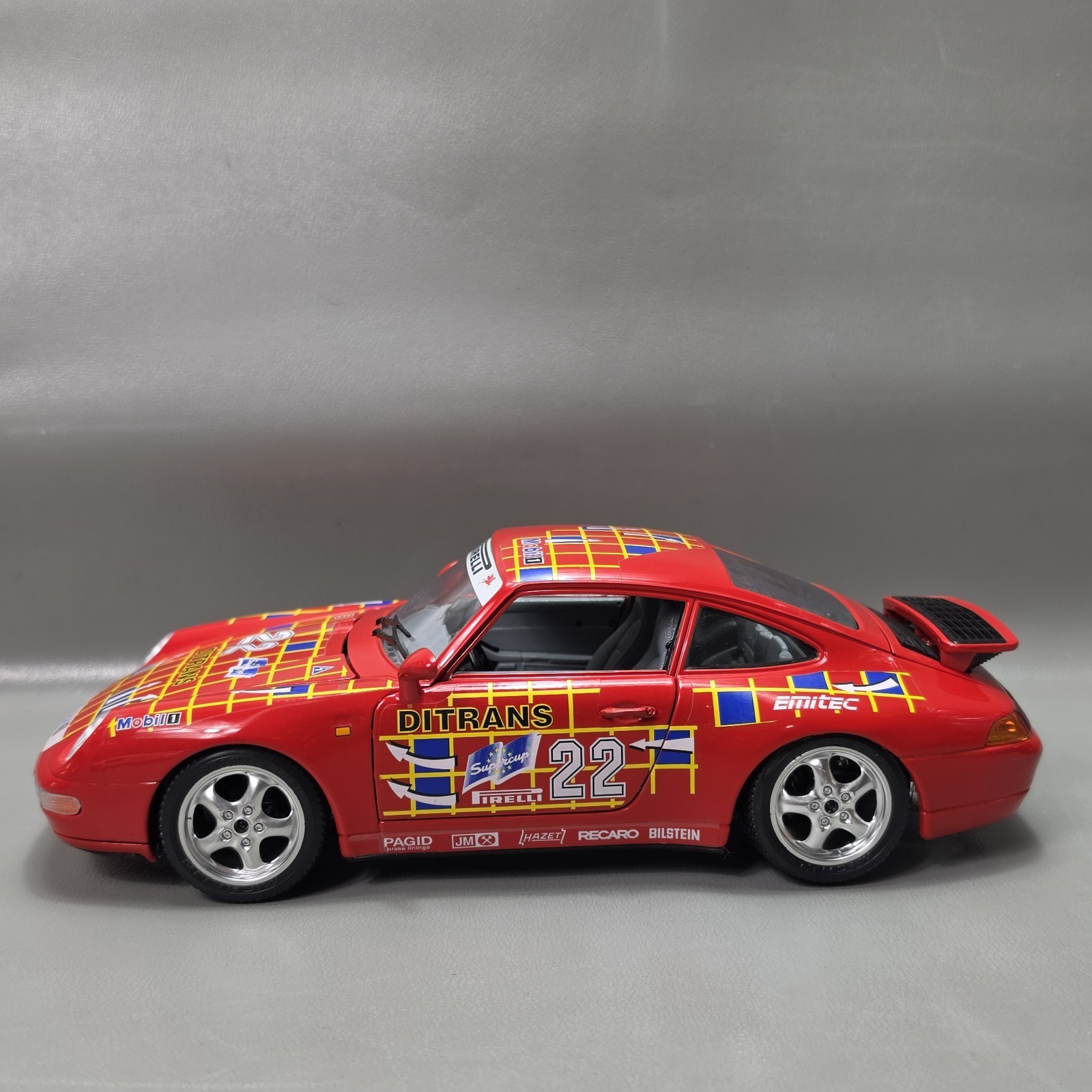 Bburago 1993 Porsche Carrera 911 Super Cup Ditrans Red 1:18 Scale Diecast