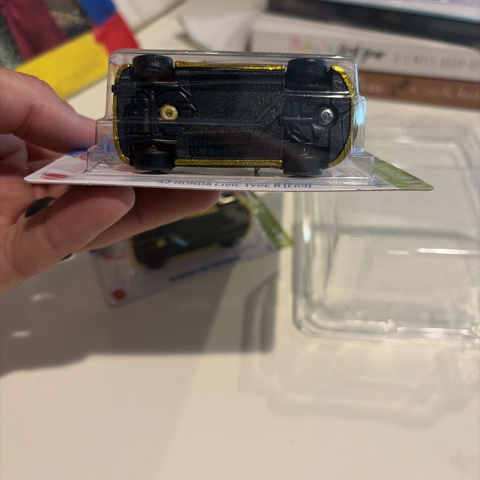 Hotwheels 2022 Super Treasure Hunt ’99 Honda Civic Type R (EK9) plus regular.