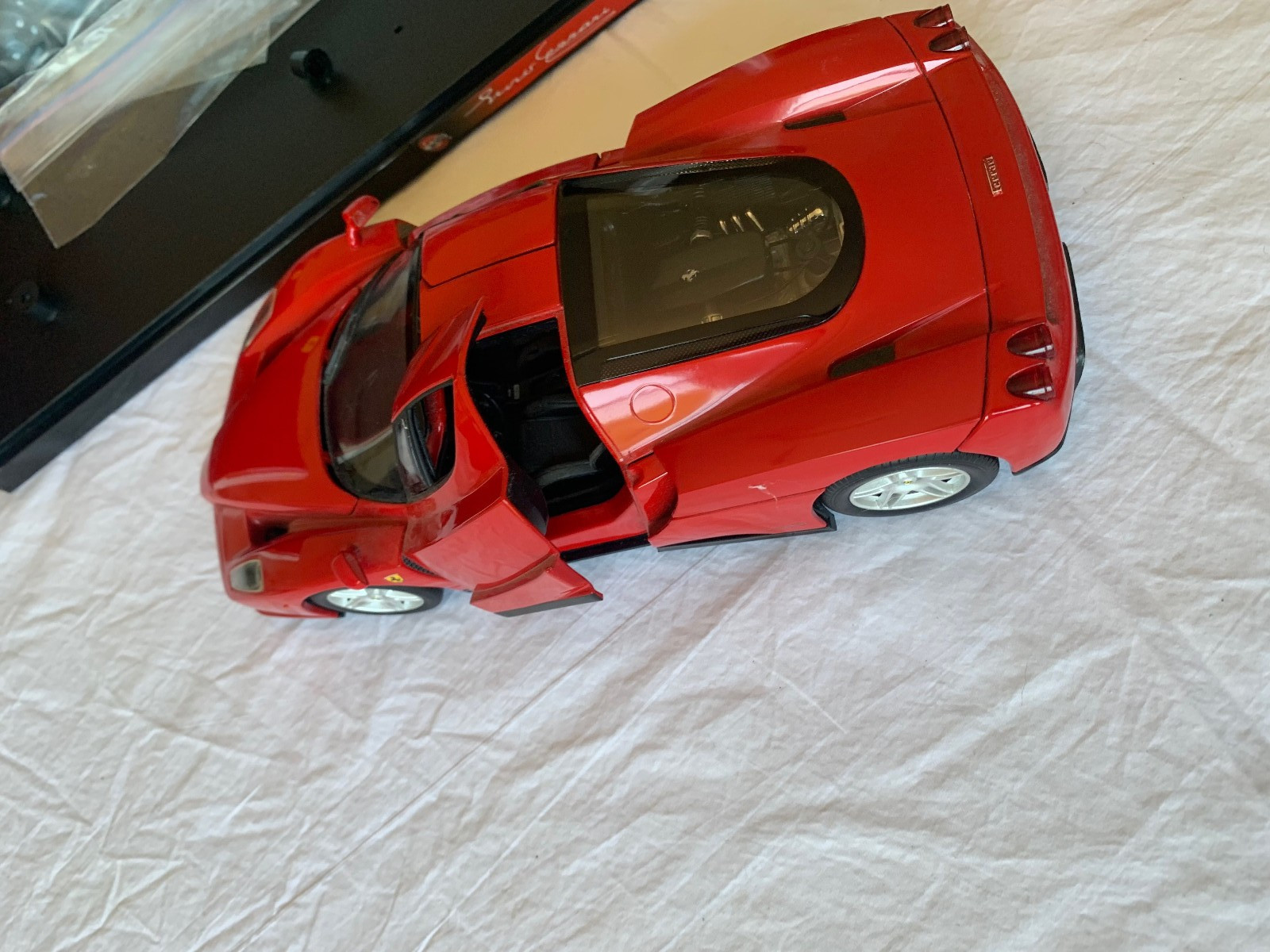 2002 Hot Wheels Enzo Ferrari; Red; 1:18 Scale; Diecast; With Box