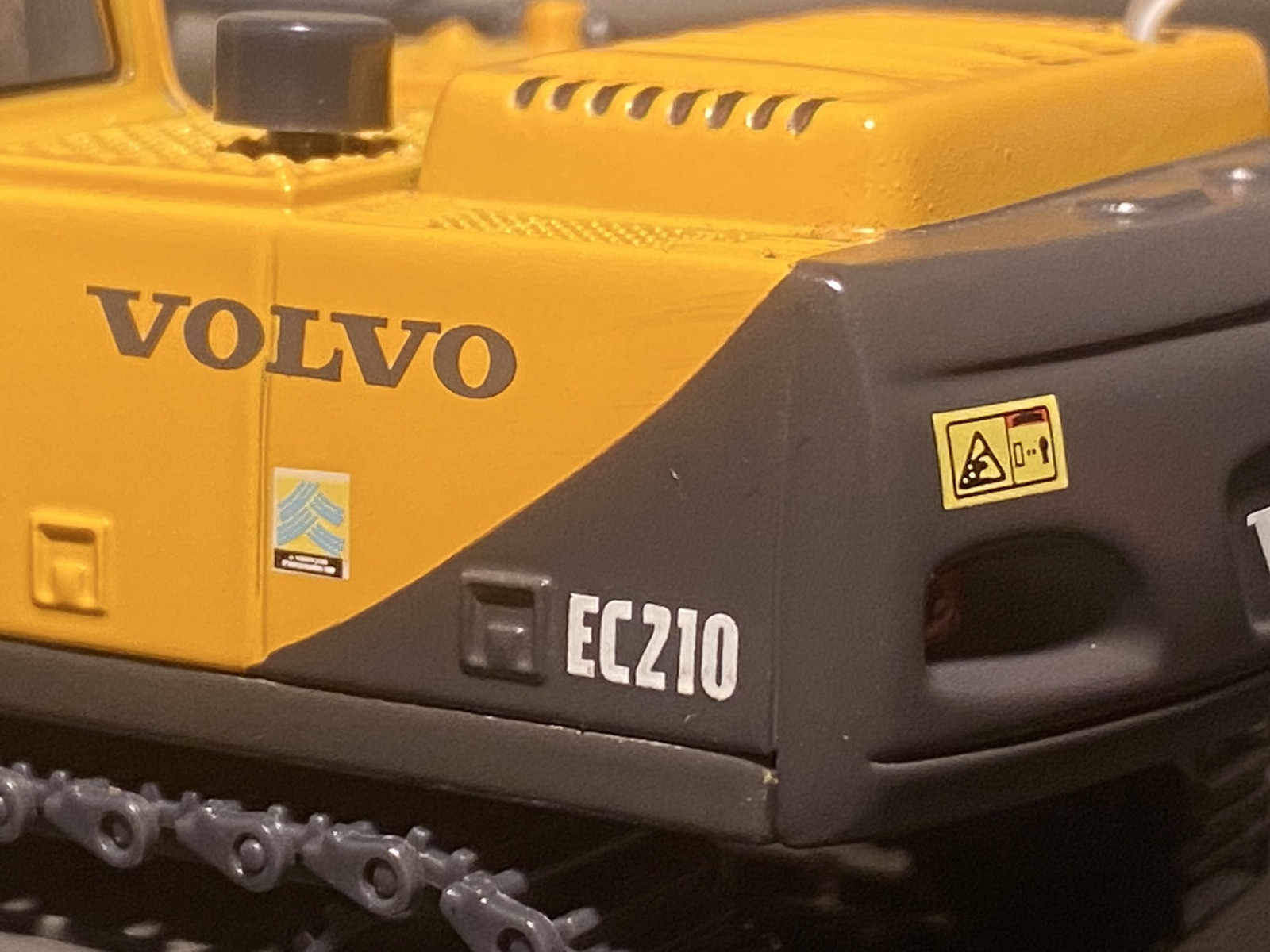 1/50 diecast Volvo exclusive EC210 v1.0 track excavator Motorart LINKED TRACKS!!