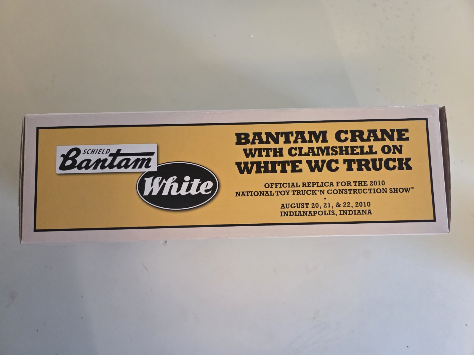 SpecCast Bantam Crane w/ Clamshell on White WC Truck 1:50 Diecast Metal