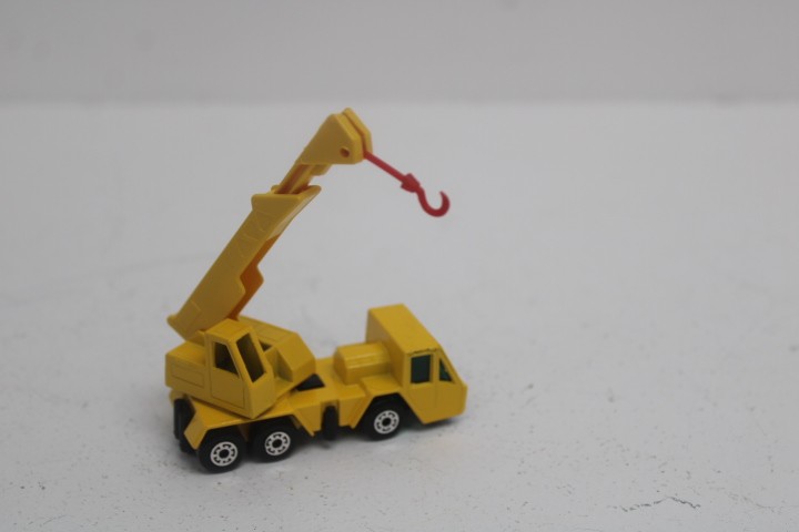 Matchbox Lesney England Superfast #49 Crane Truck Yellow Boom NEW Original Box