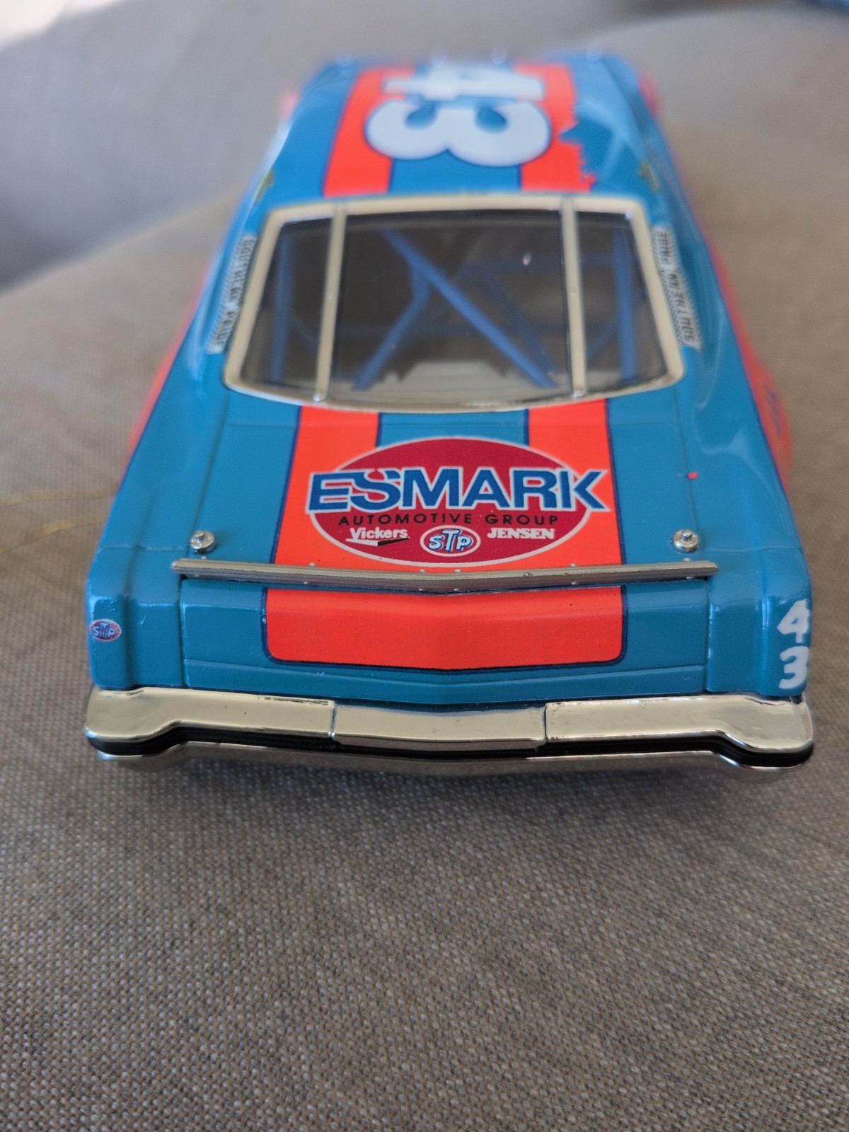 NASCAR Franklin Mint #43 Richard Petty 1977 STP Olds Cutlass 1:24 Diecast Car