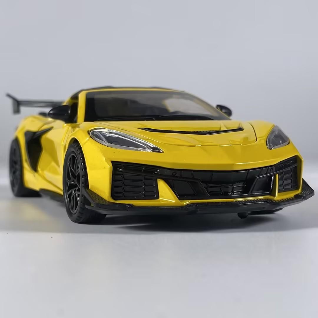 1:32 C8 Zr1x Metal Diecast Model Car with Sound Light Collectible Toy