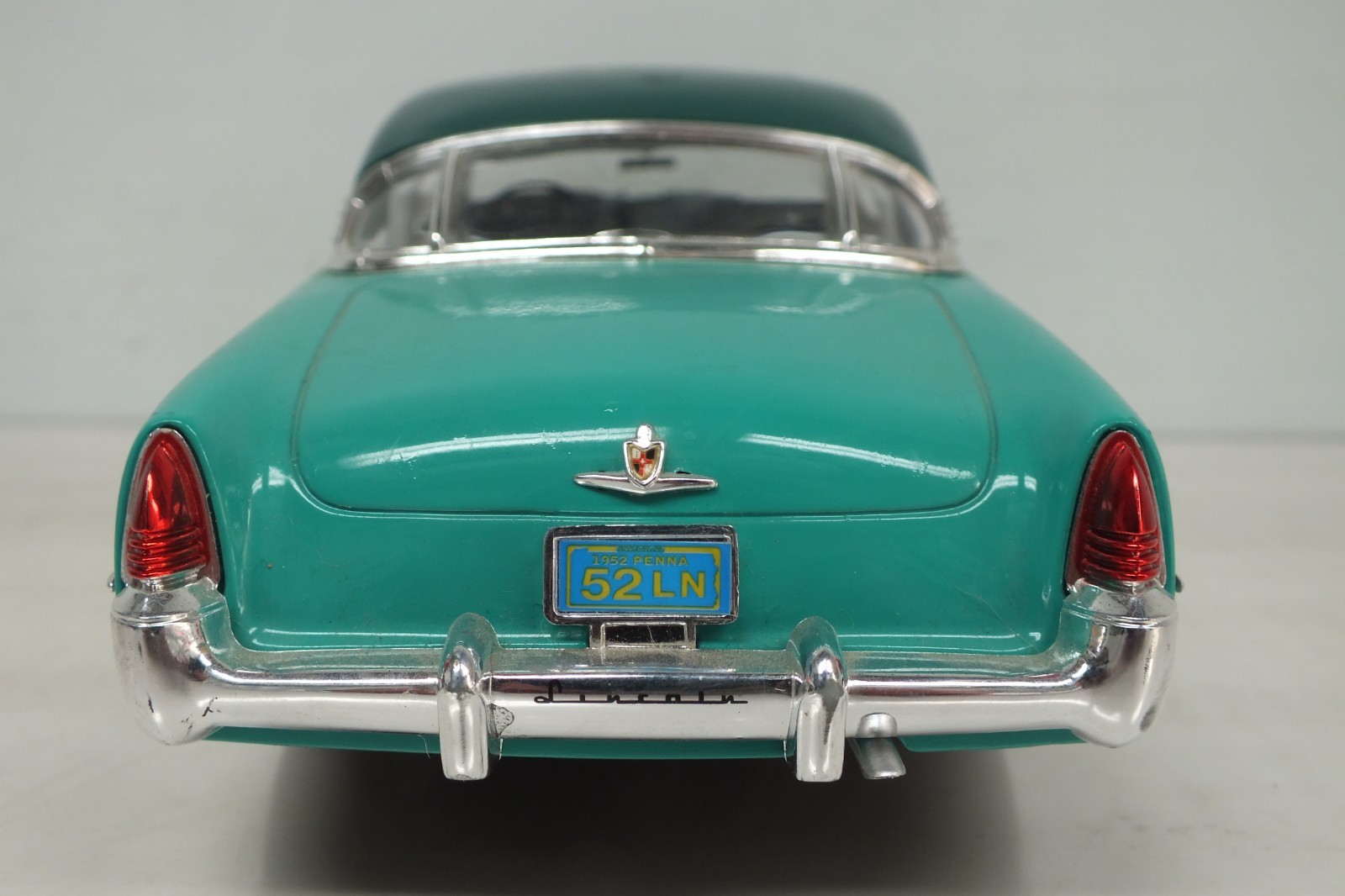 1952 Lincoln Capri Road Signature 1:18 Die Cast