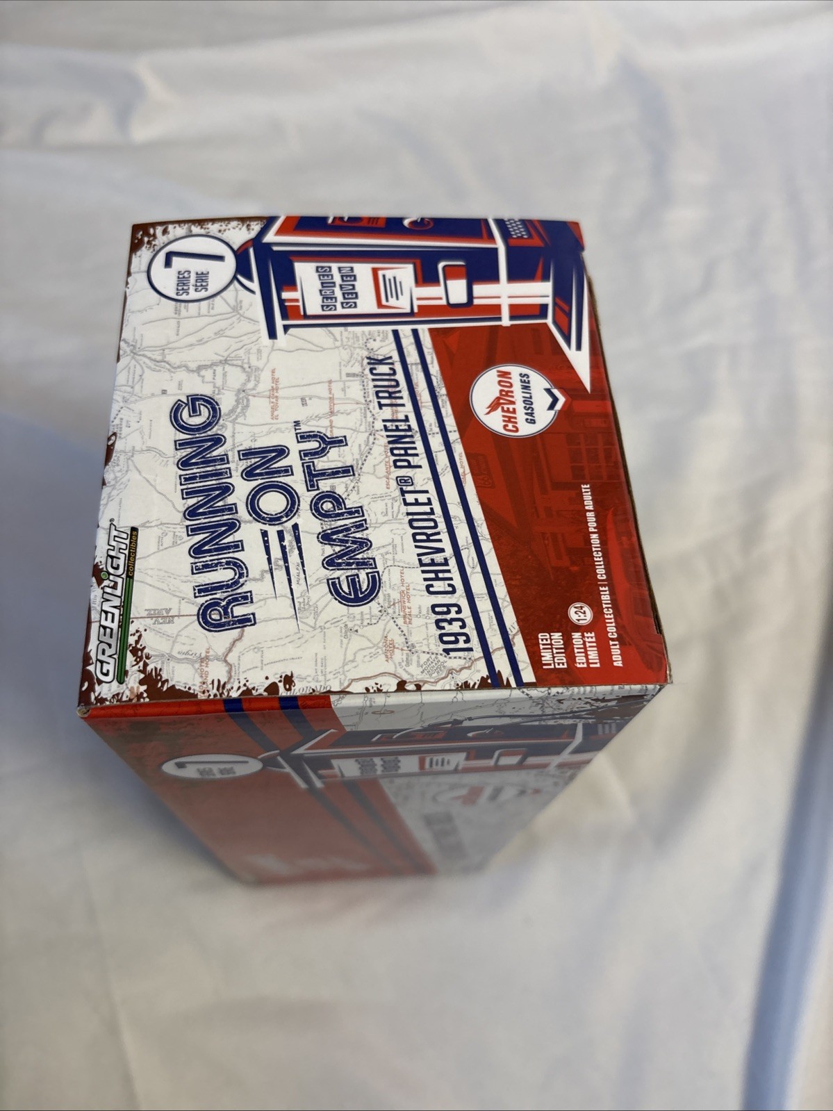 1939 CHEVROLET PANEL TRUCK “CHEVRON GASOLINES” 1/24 DIECAST BY GREENLIGHT 85081
