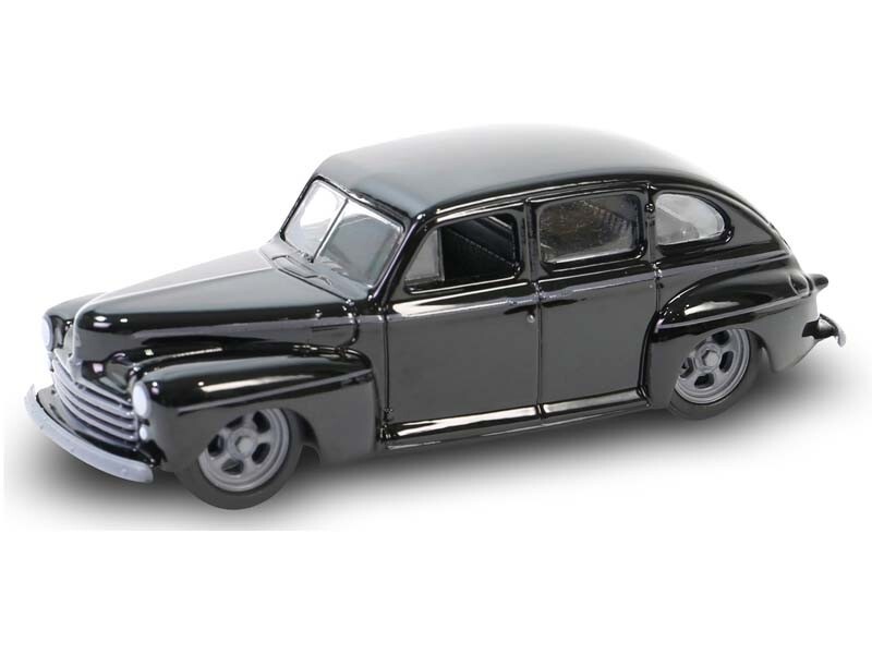 1948 Ford Fordor Super Deluxe Lowrider 1:64 Scale Model – Greenlight 28150A