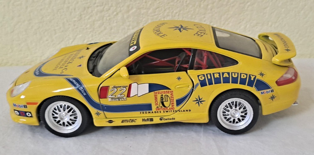 Burago 1/18 Scale Diecast – 3395 Porsche 911 GT3 CUP Giraudy