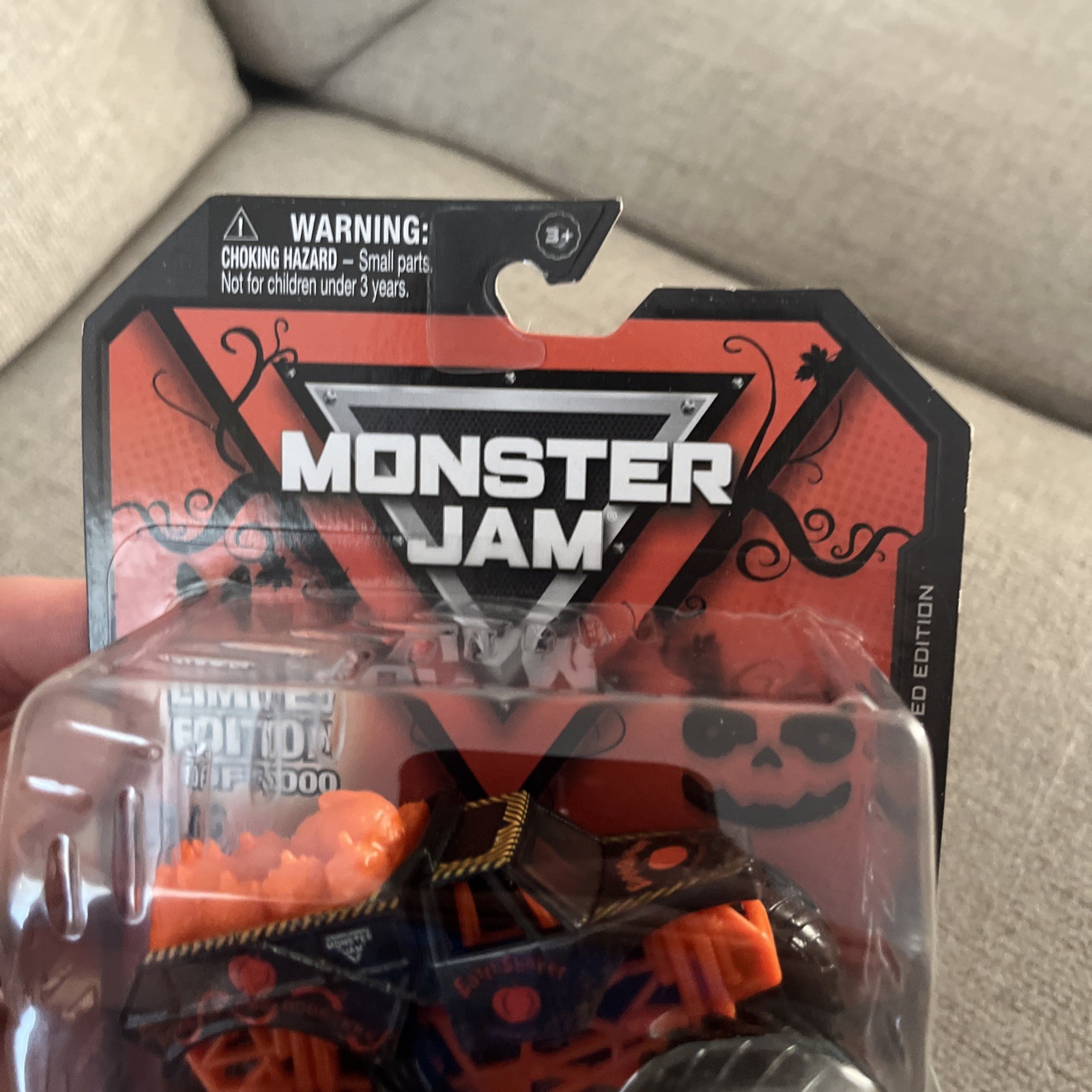 Spin Master Earth Shaker Pumpkin Co. Limited Edition Monster Jam 1:64 Truck