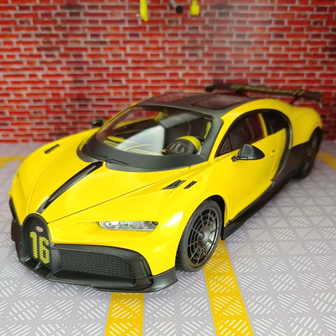 1:18 Bugatti Chiron Pur Sport Car Diecast Alloy Metal Model Collection Gift NEW