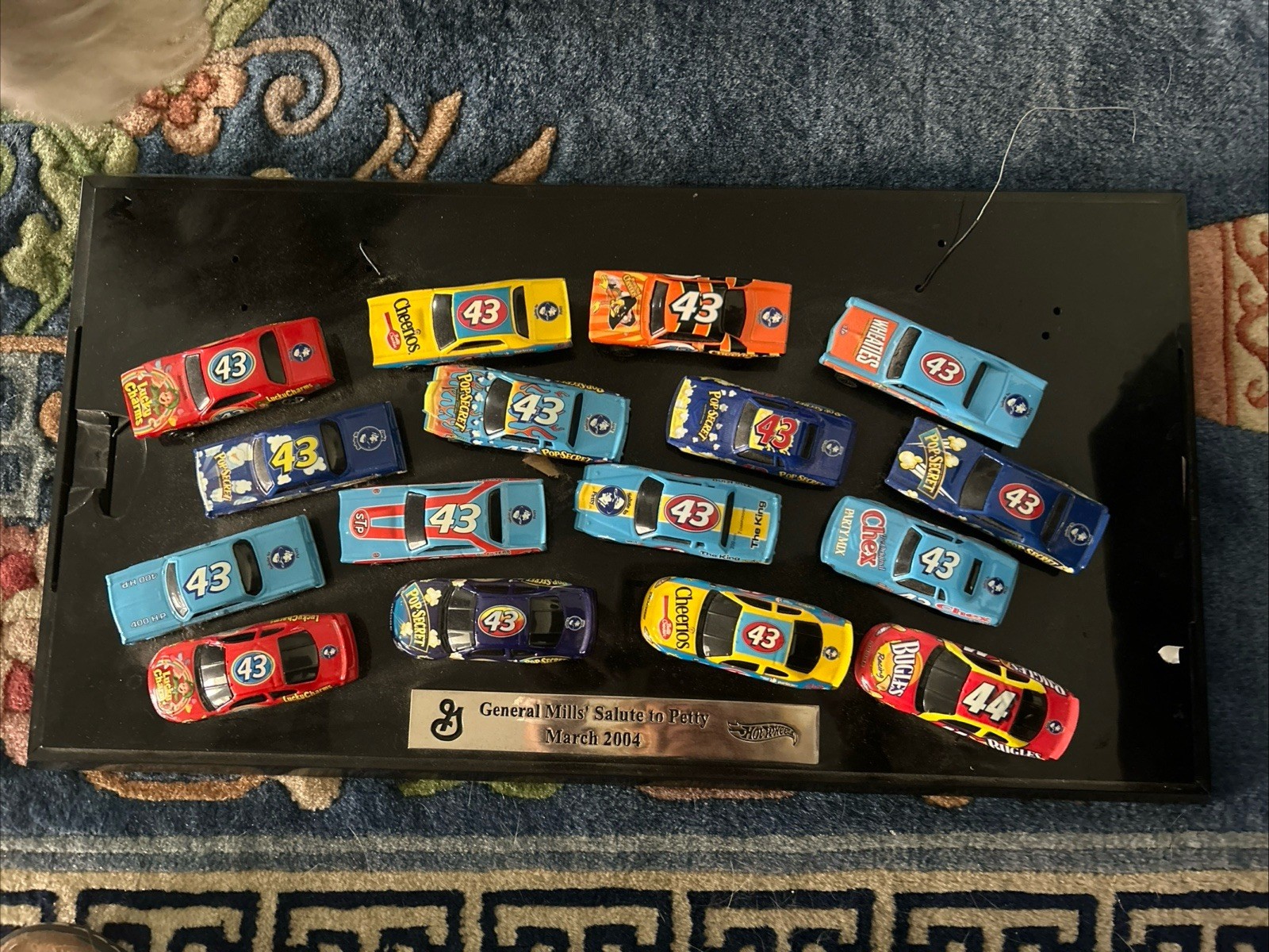 Hot Wheels 2004 Richard Petty #43 General Mills Salute to Racing 16 Car Set