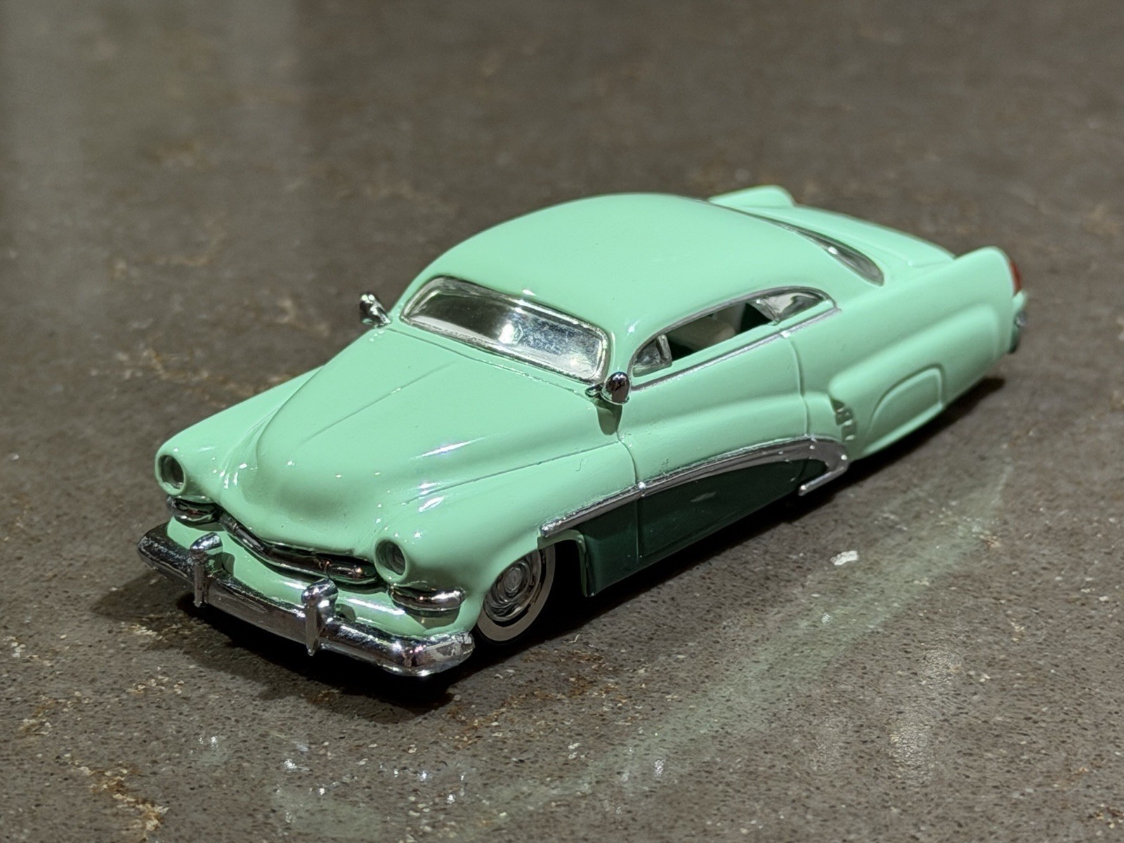 Hot Wheels 100% ROD & CUSTOM 51 MERC HIROHATA MERC 1:64