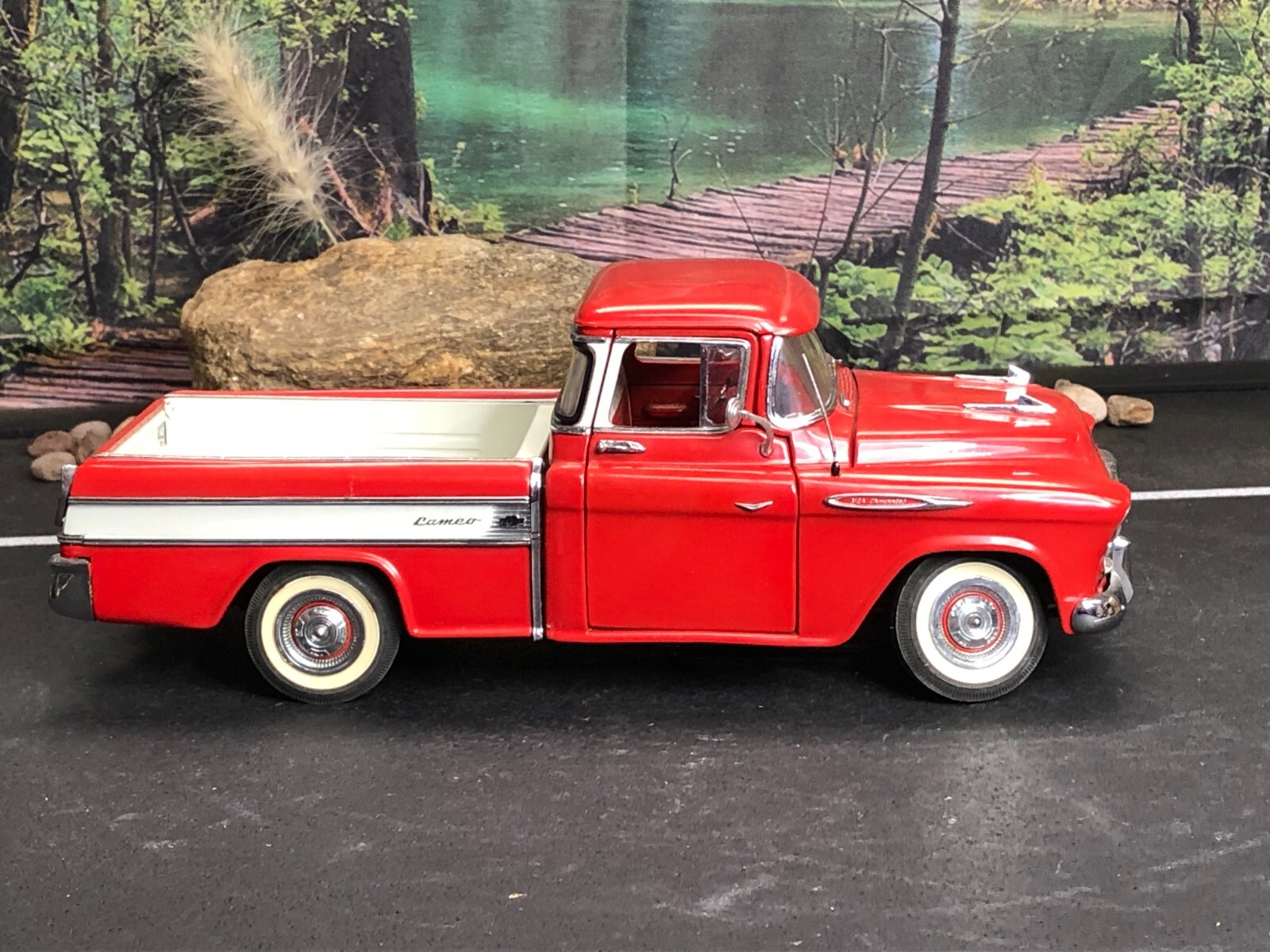Imperfect 1:24 Diecast Danbury Mint RED 1957 CHEVROLET CAMEO PICKUP No Box AS-IS