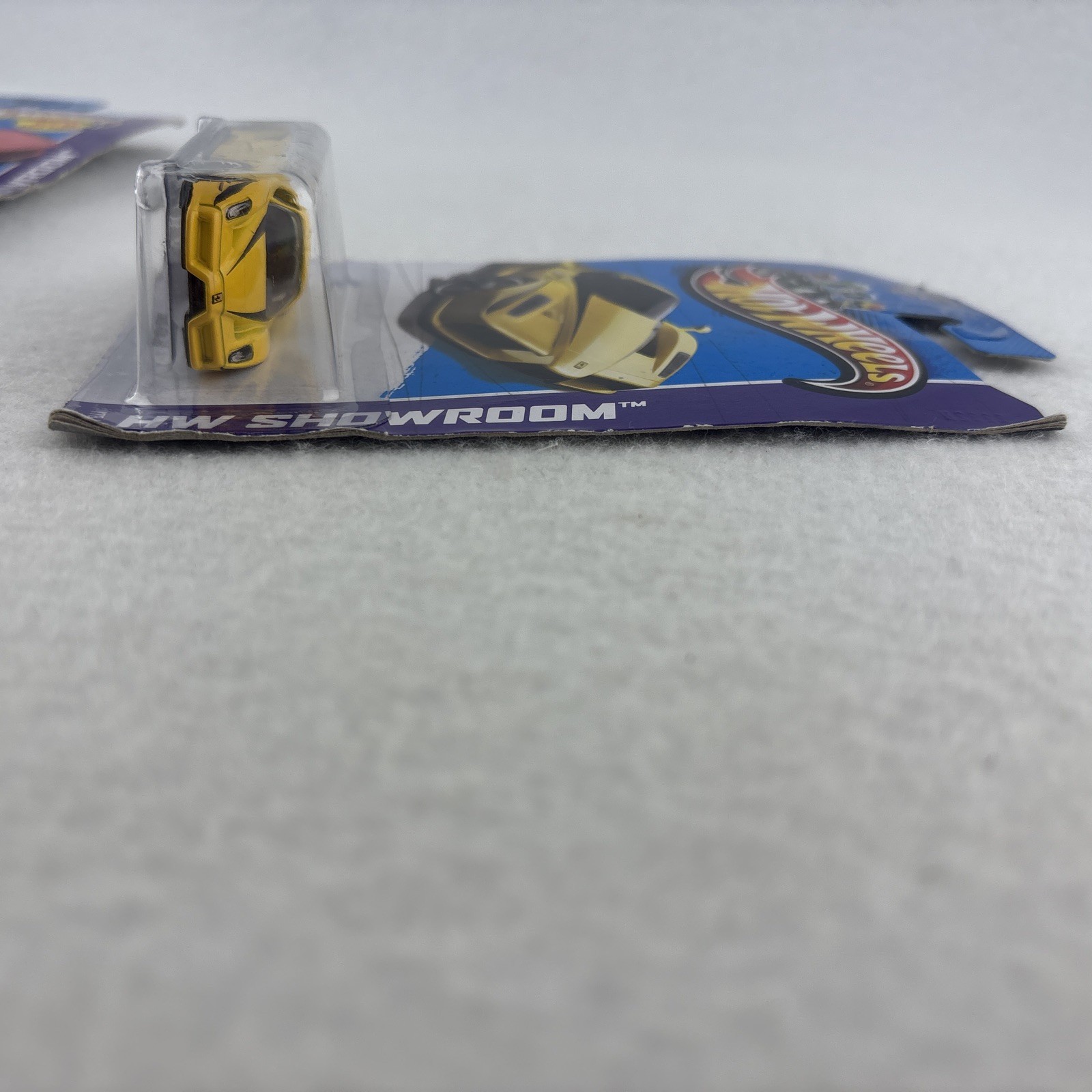 Hot Wheels Enzo Ferrari (Yellow) & F12berlinetta (Red) – HW Showroom Series 2013
