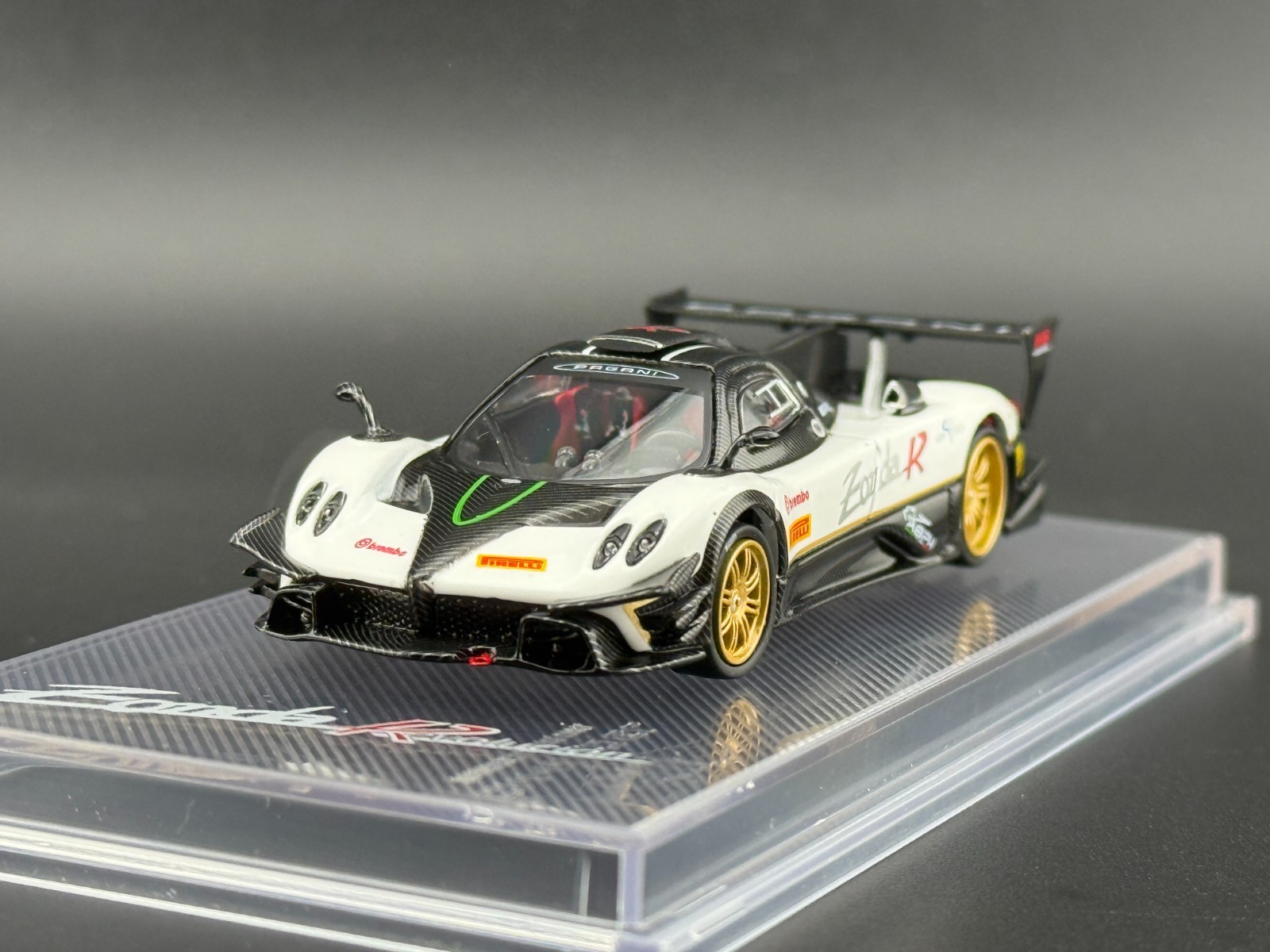 CM Model Pagani Zonda Revolucion White 1/64