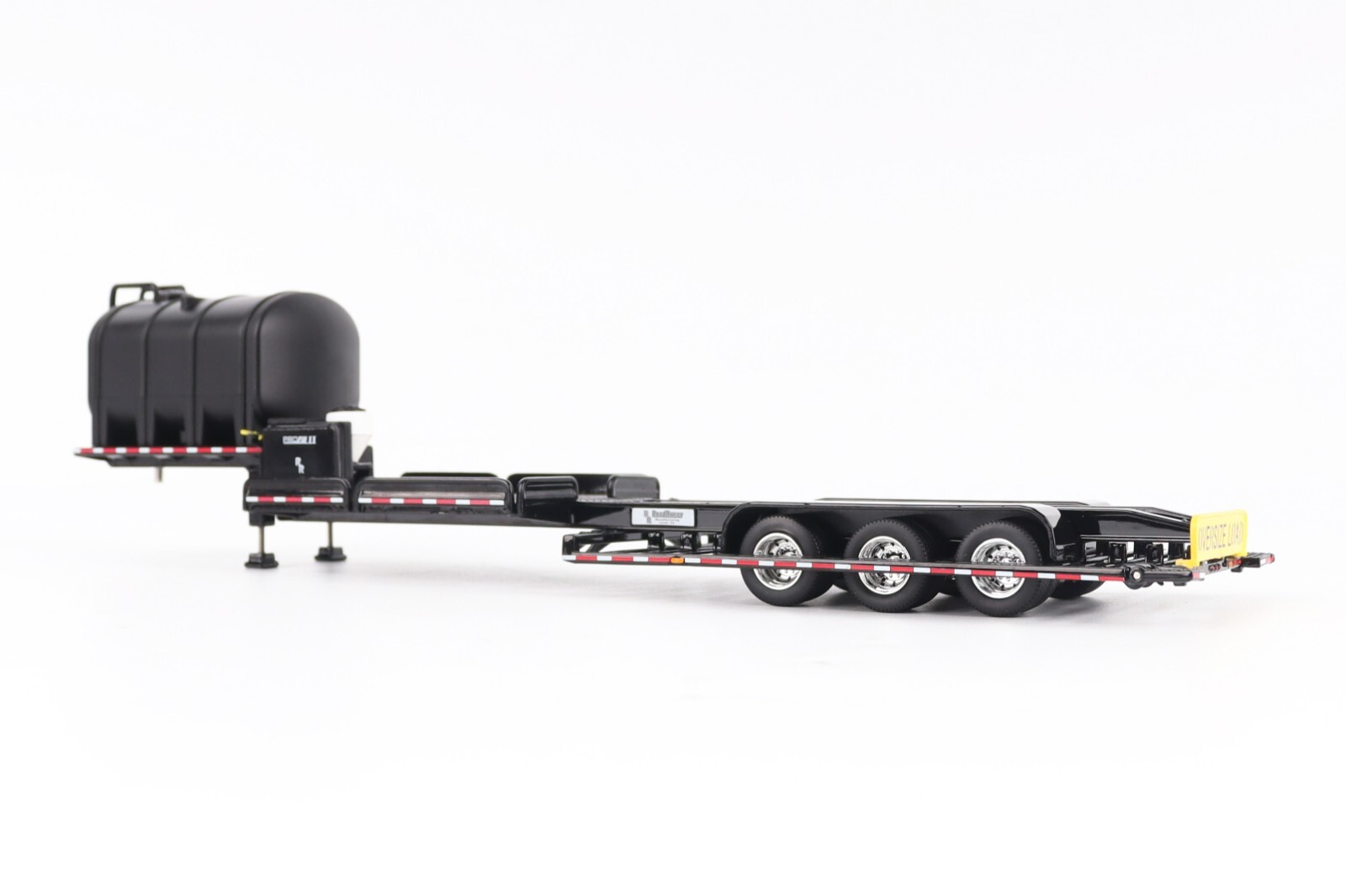 NEW Diecast Masters 1:64 *ROADRUNNER* Model 4000 Sprayer Transport Trailer NIB!
