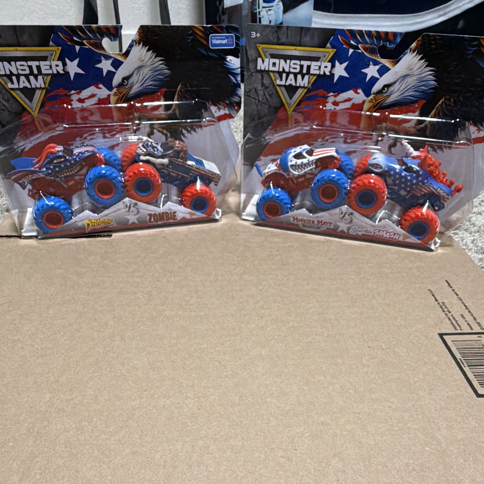 Monster Jam Stars & Stripes 2-Pack Trucks Dragon vs Zombie + Monster Mutt