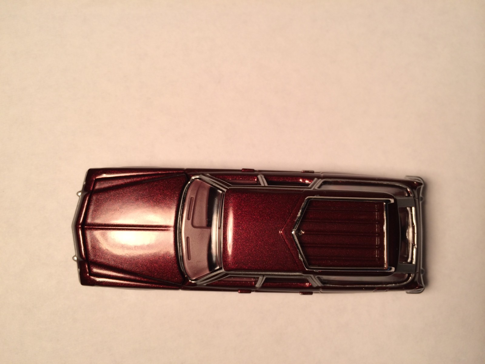 Auto World AW GM 1974 Buick Estate Station Wagon 1:64 1/64 Burgundy Model Car