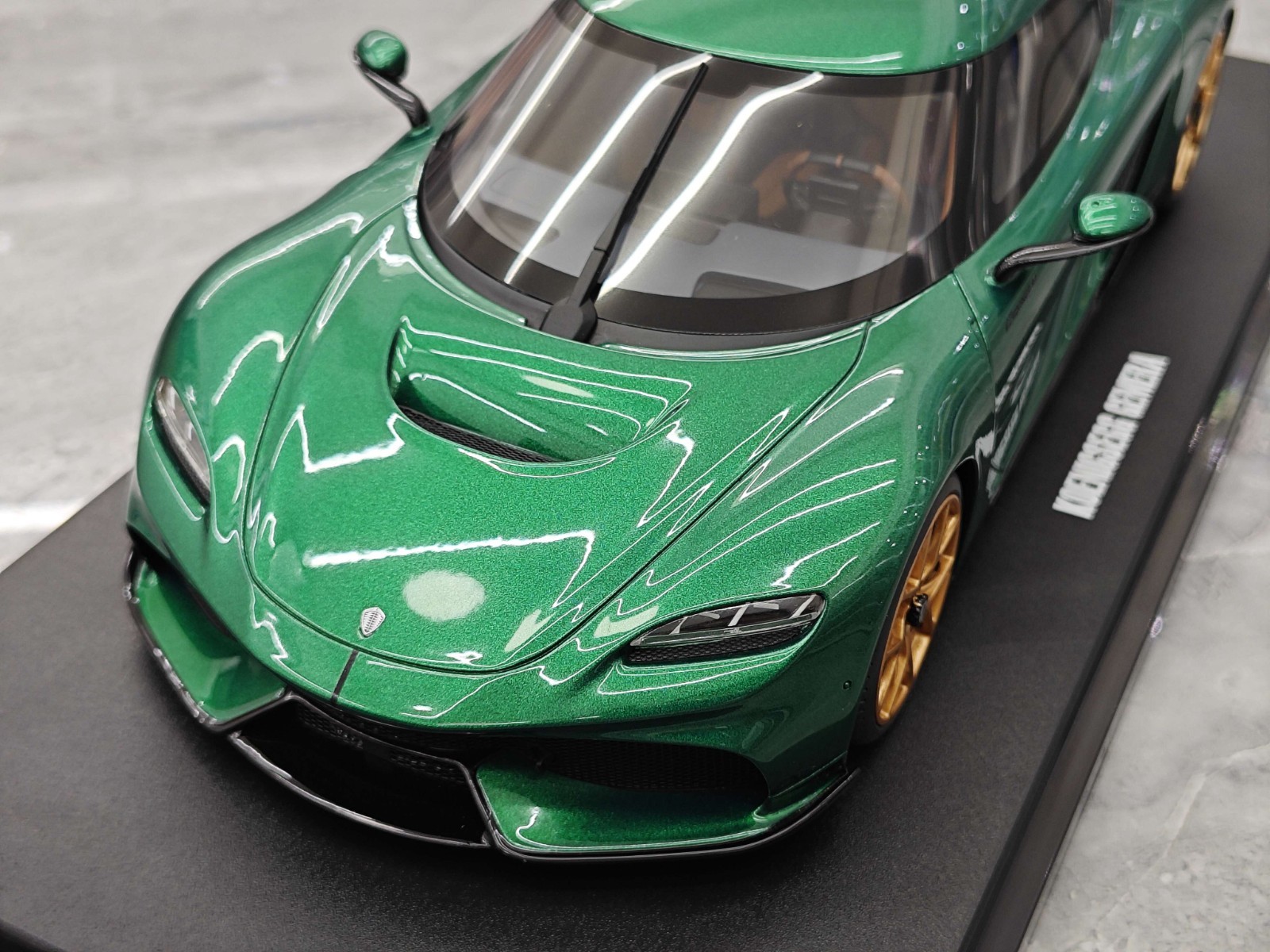 GT Spirit 1/18 Koenigsegg Gemera 2024 Racing Green Resin Car Model GT888