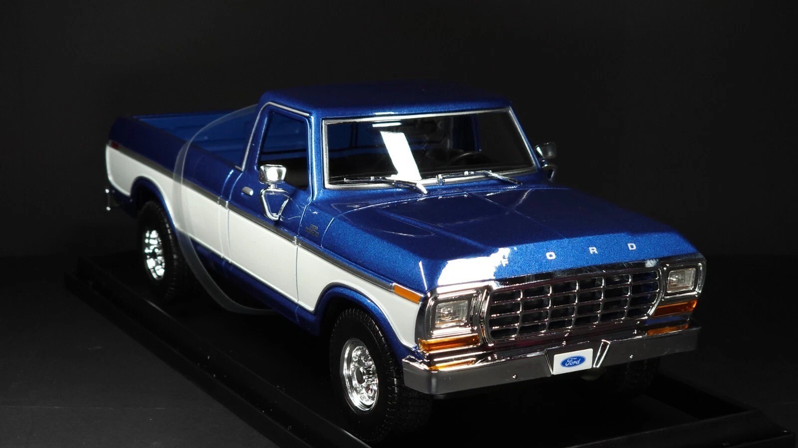 1979 Ford F150 Pick-up Blue Maisto 1:18 New Exclusive Style Special Edition