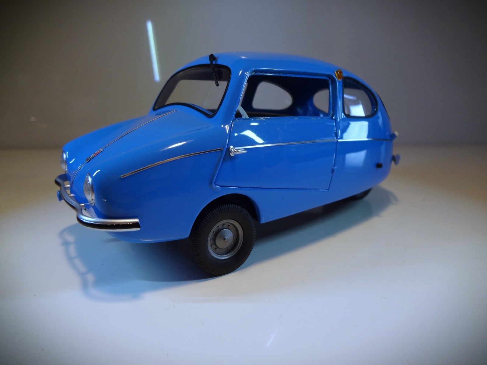 DNA Collectibles 1:18 – Modelauto – Fuldamobil S6 – Limited Edition of 320 pcs.