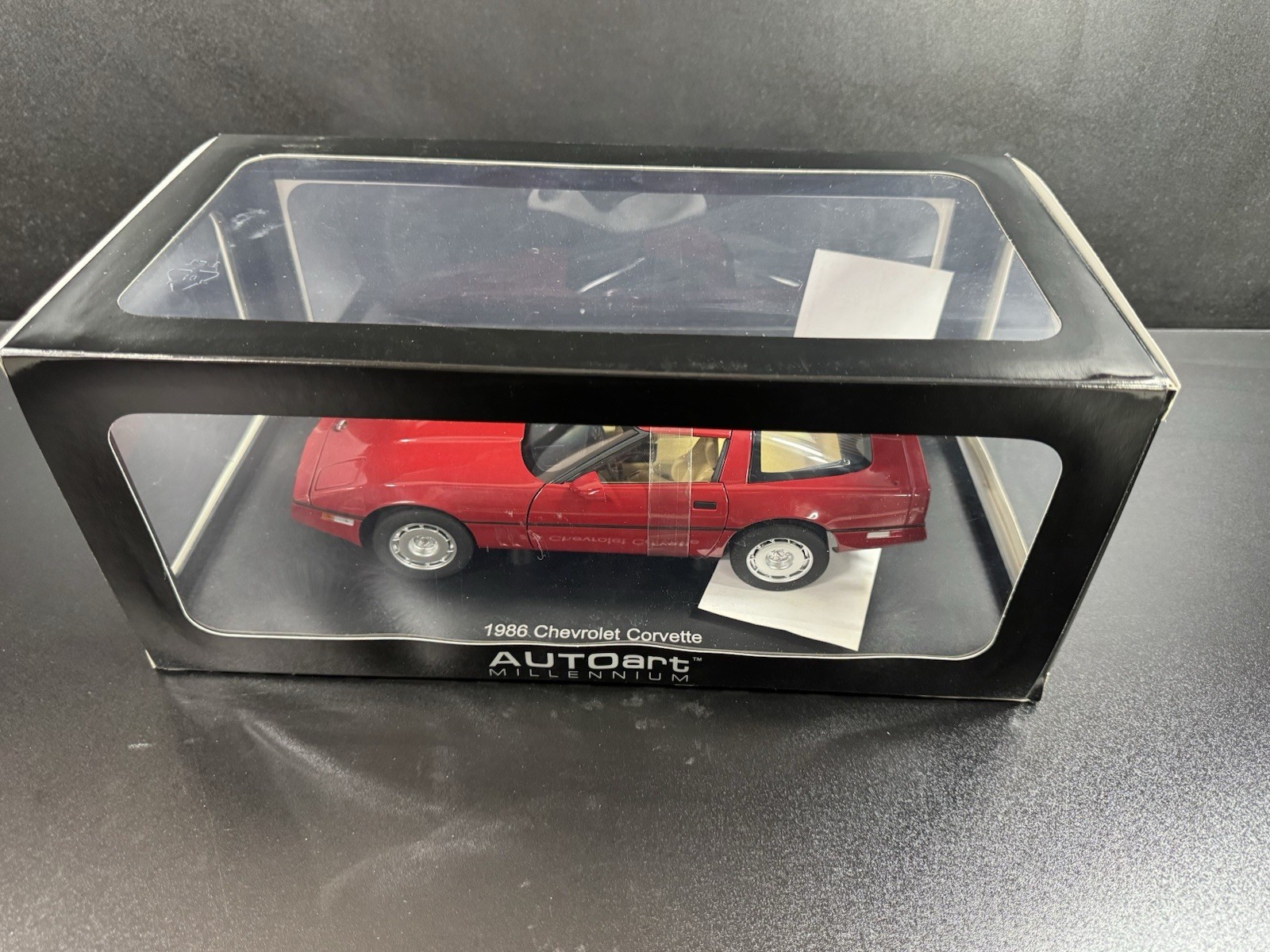 Auto Art Millennium 1986 Chevrolet Corvette Red 1:18 Diecast
