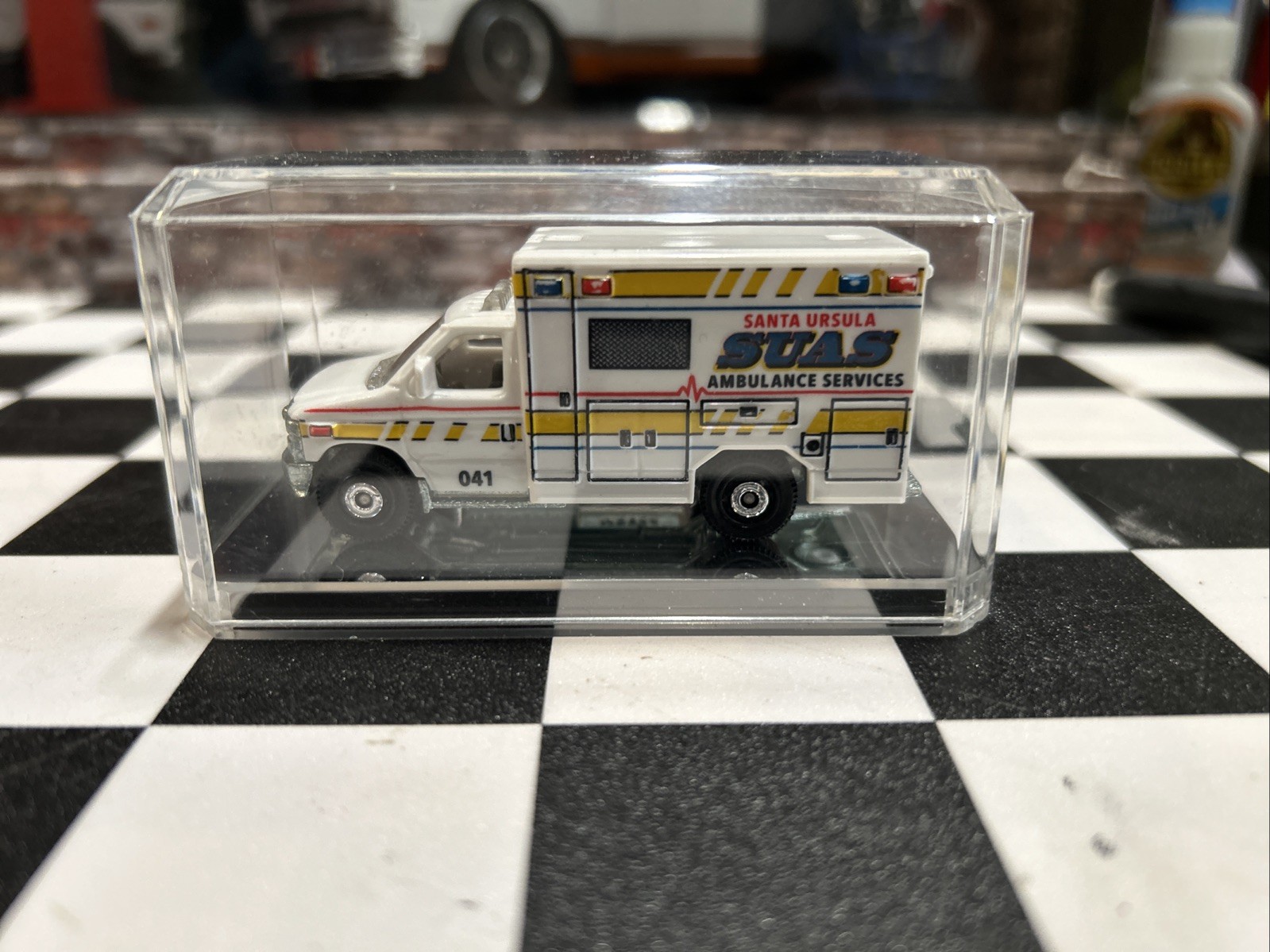 Matchbox loose Ford E-350 Ambulance Santa Ursula SUAS white