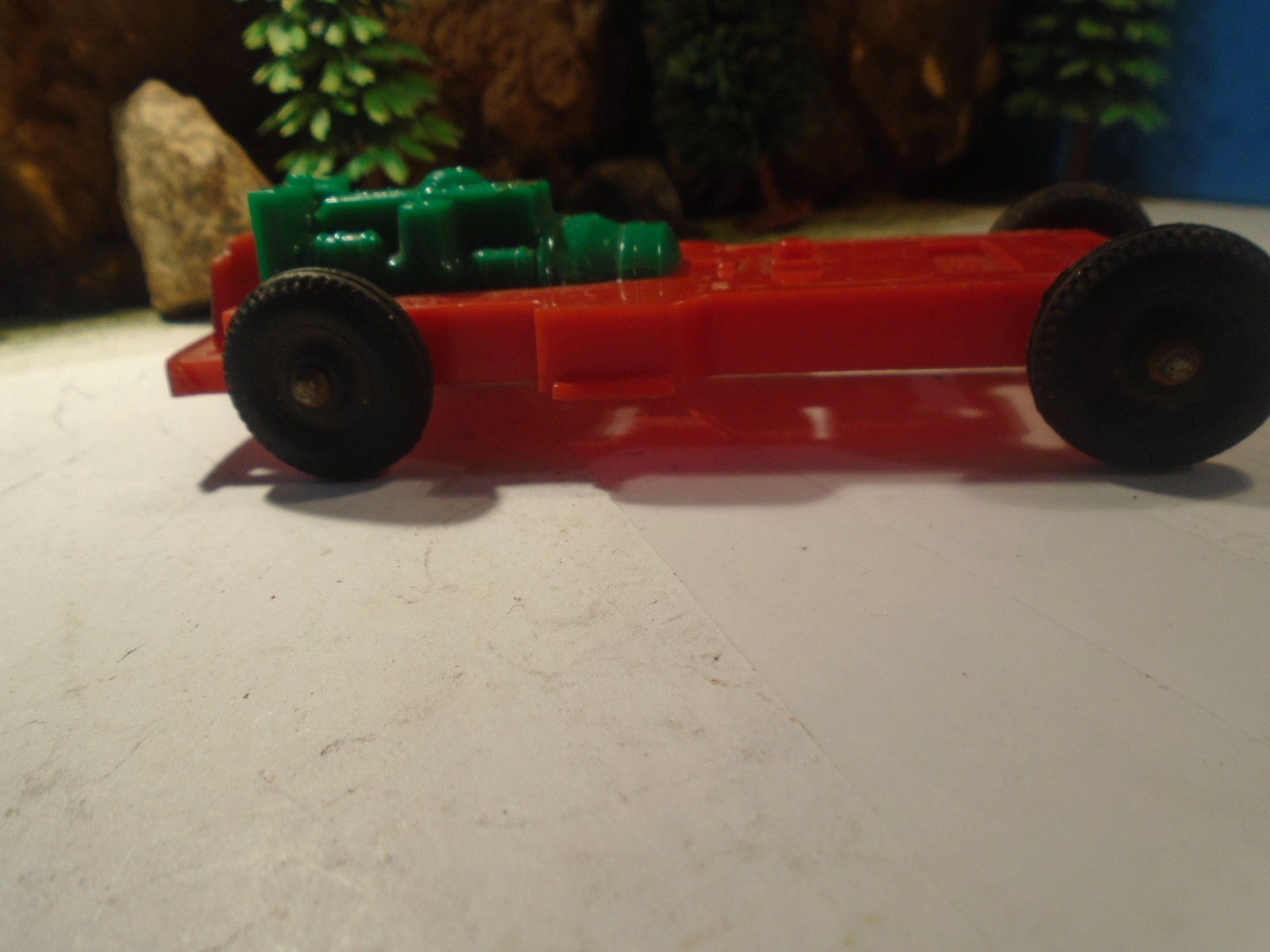HULBY KIDDIE TOY TRUCK PLASTIC BASE CHASSIE, MOTOR AND WHEEL SET 1-185-1