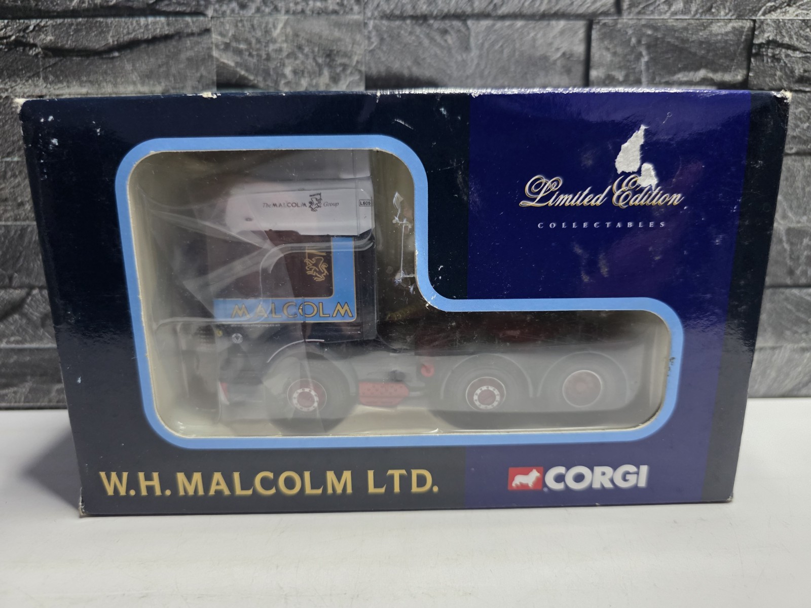 Y464. CORGI CC12108 RENAULT PREMIUM TRACTOR UNIT ‘ W.H. MALCOLM LTD ‘1:50