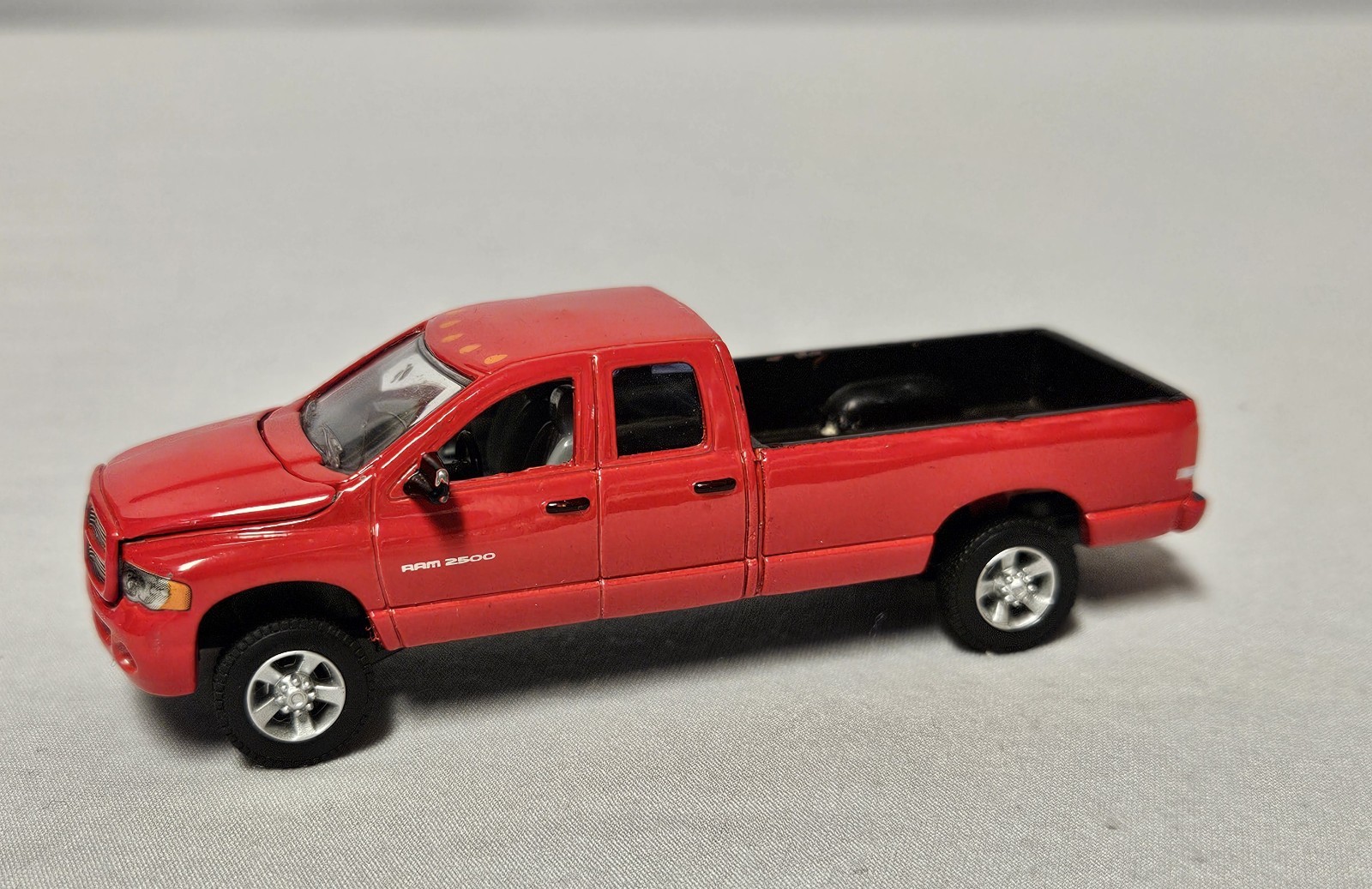 Dodge RAM 2500 Red 2002 – 2005 ERTL Die Cast Chrysler Group Truck RC2