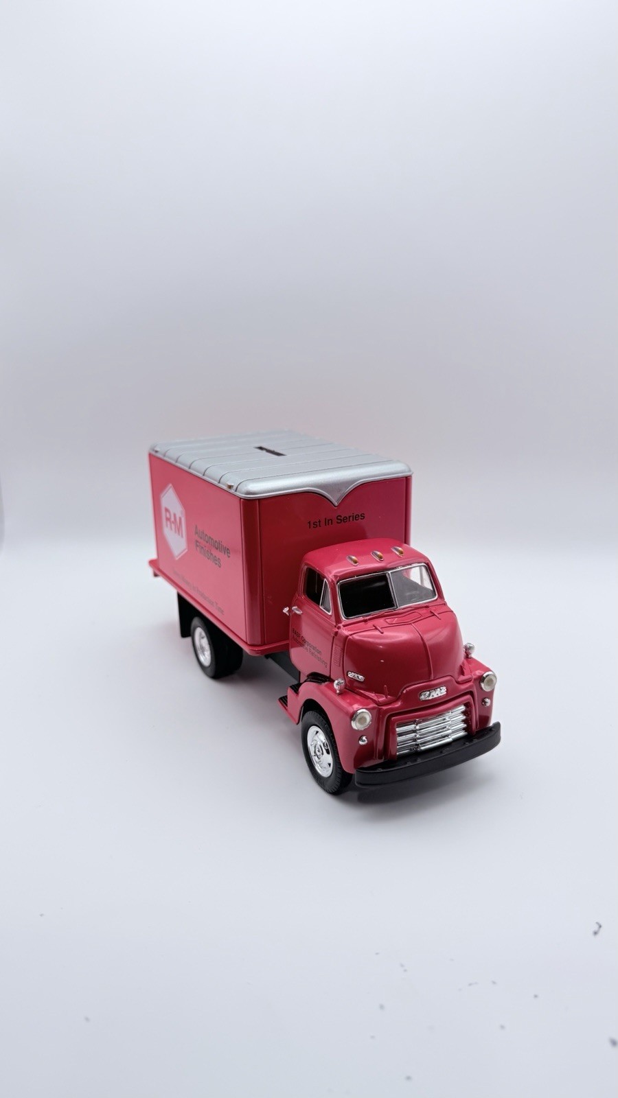 GMC Truck R-M Automotive Finishes 1952 GMC Dry Goods Van NIB Red 1992 1st Gear