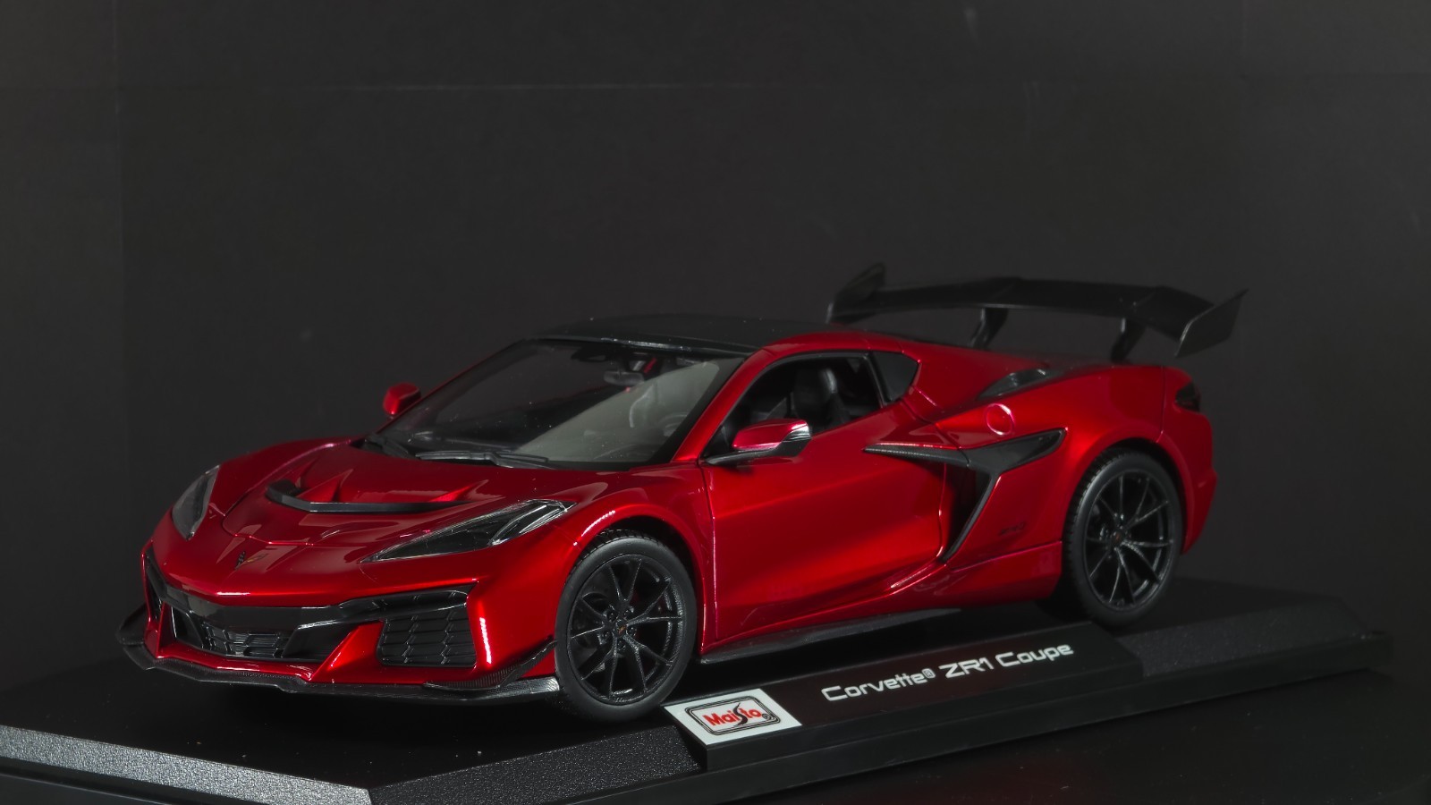Corvette ZR1 Coupe 1:18 Maisto Exclusive Style Special Edition – Red