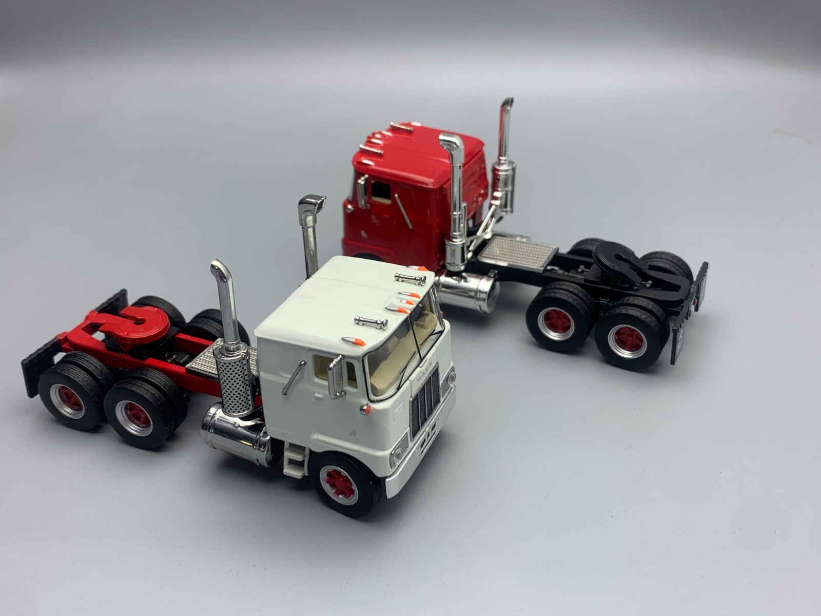 Top Shelf 1/64 Mack F700 Diecast Alloy Trailer Car Truck Model — Two color