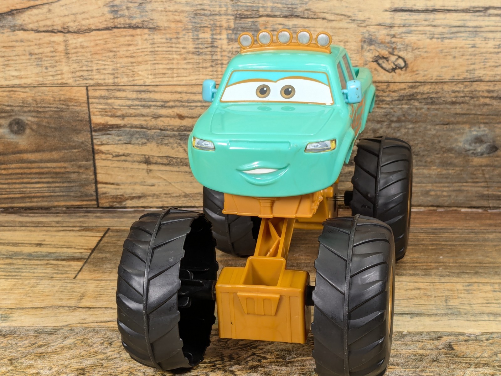 Disney Pixar Cars On the Road Circus Ivy Stunt Vehicle Jumping Monster Truck Toy