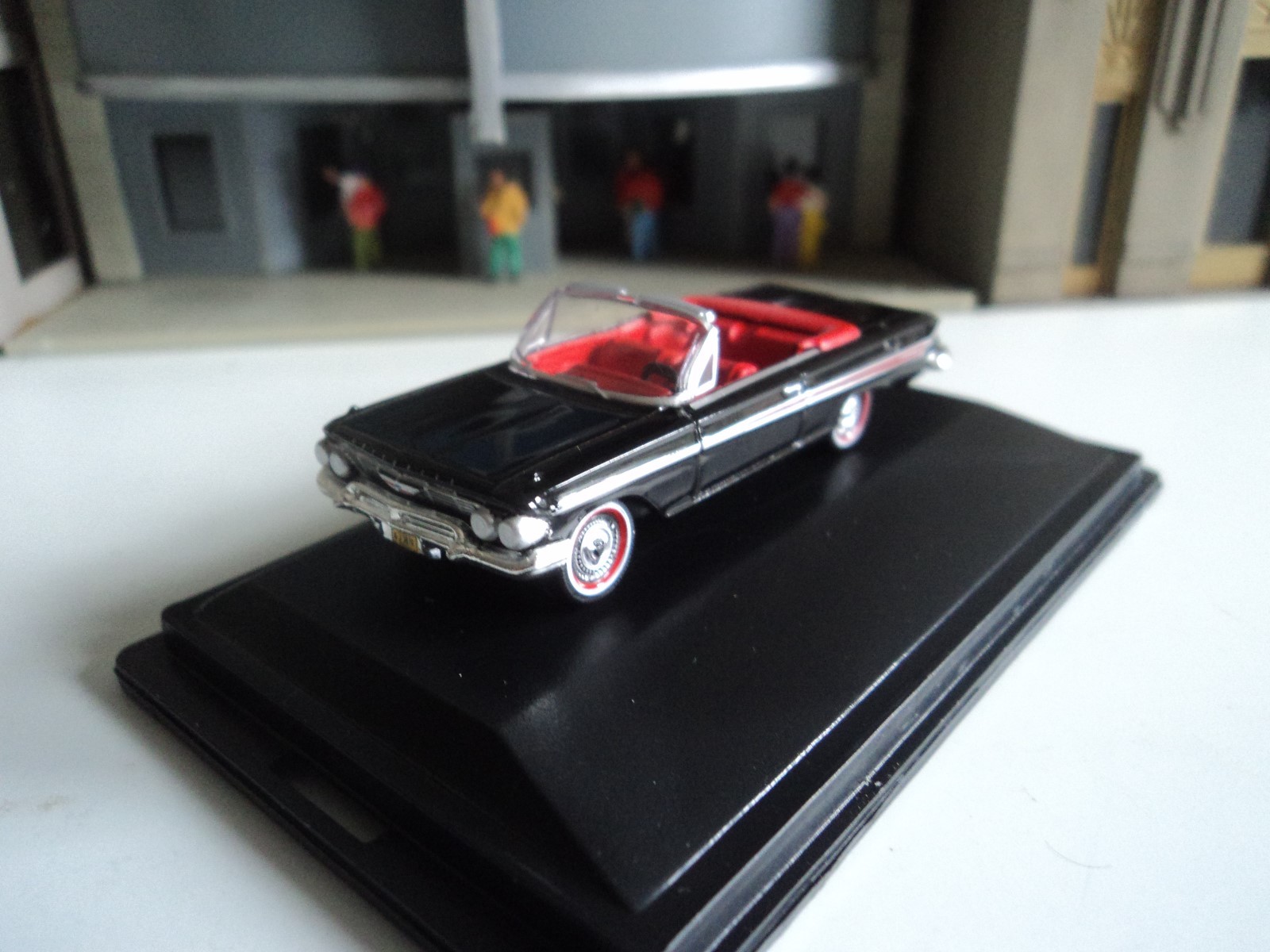 Oxford 1961 CHEVROLET IMPALA Conv. Black / Red 1/87 HO diecast car GM