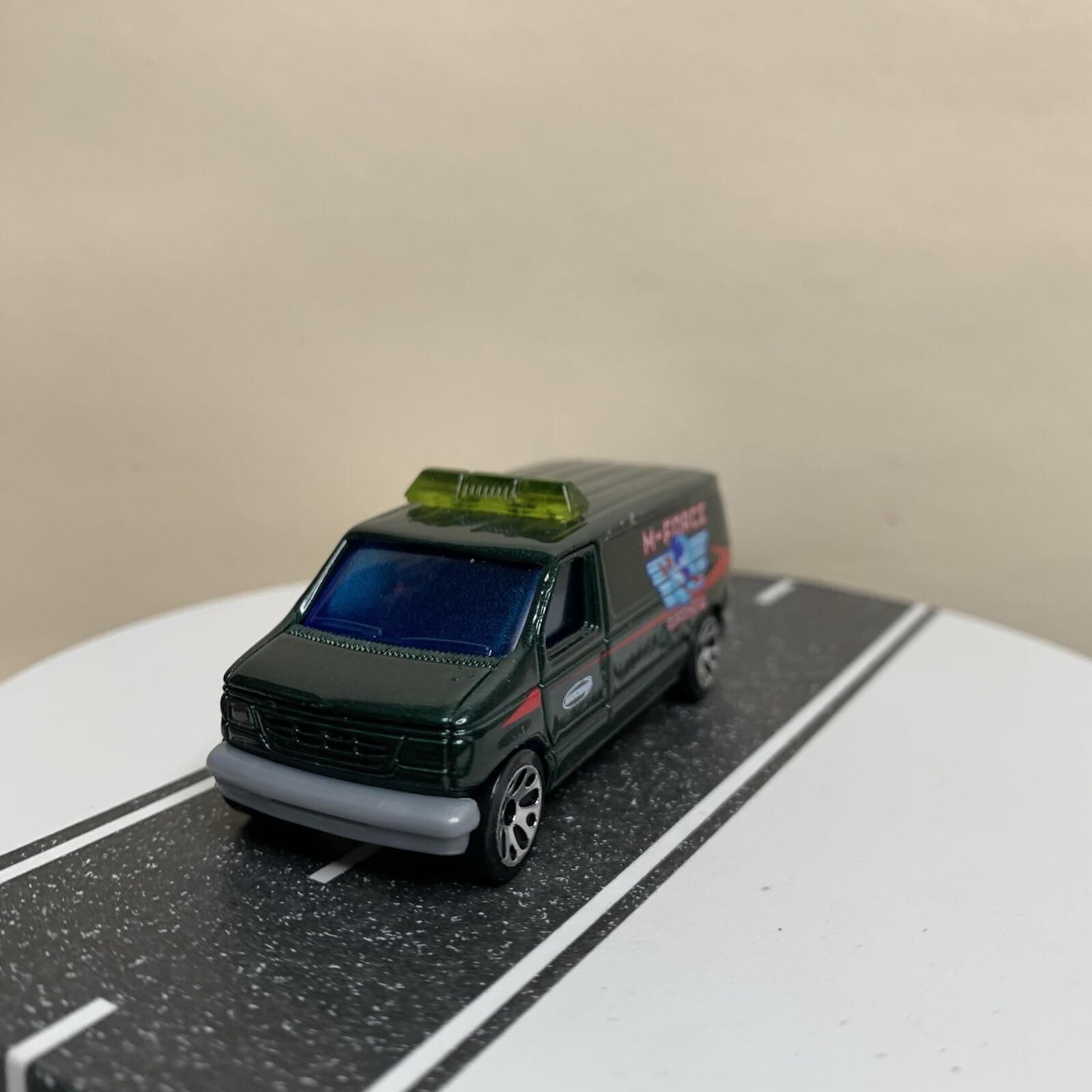 Matchbox Ford Panel Van Airspeed Dark Green Metallic M-Force Airshow w/Lights NM